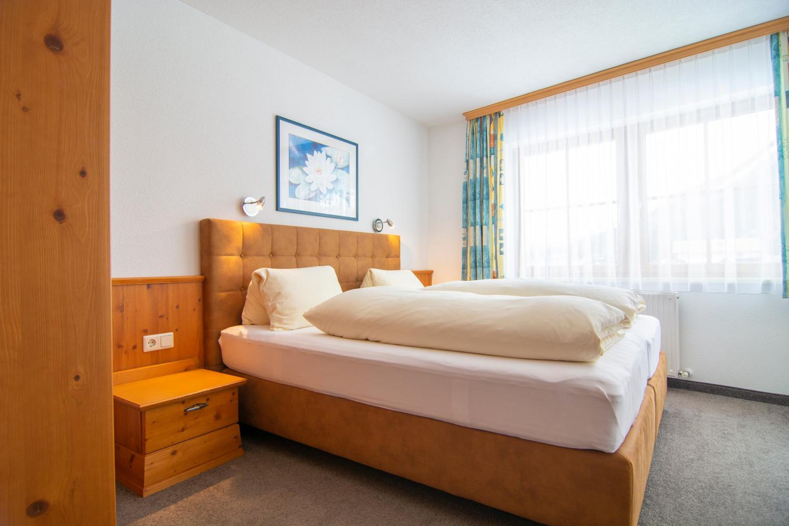 One-Bedroom Apartment with Balcony photo 1
