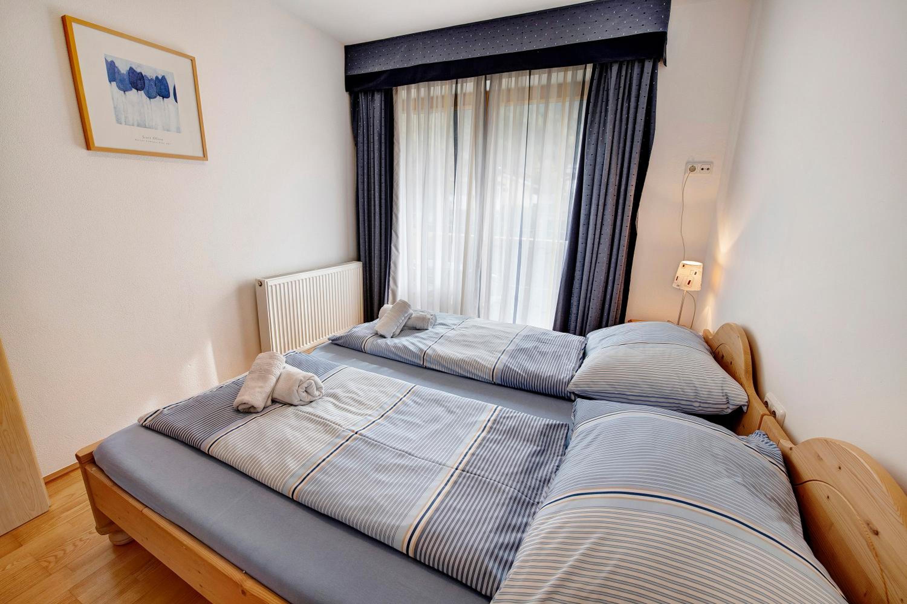 Two-Bedroom Apartment with Mountain View photo 2