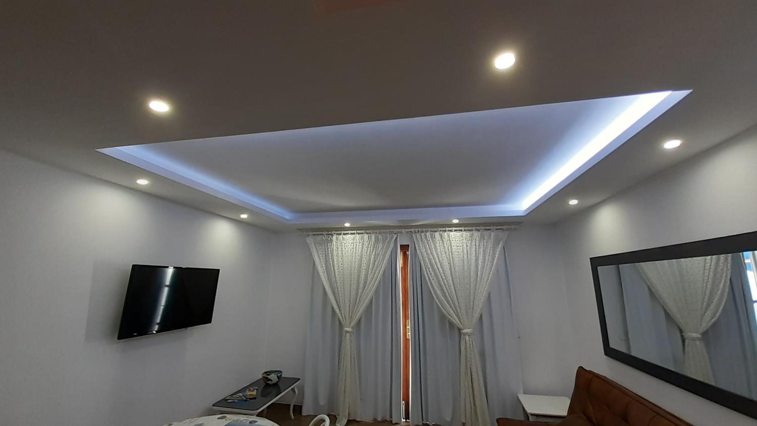 One-Bedroom Apartment - Photo 3