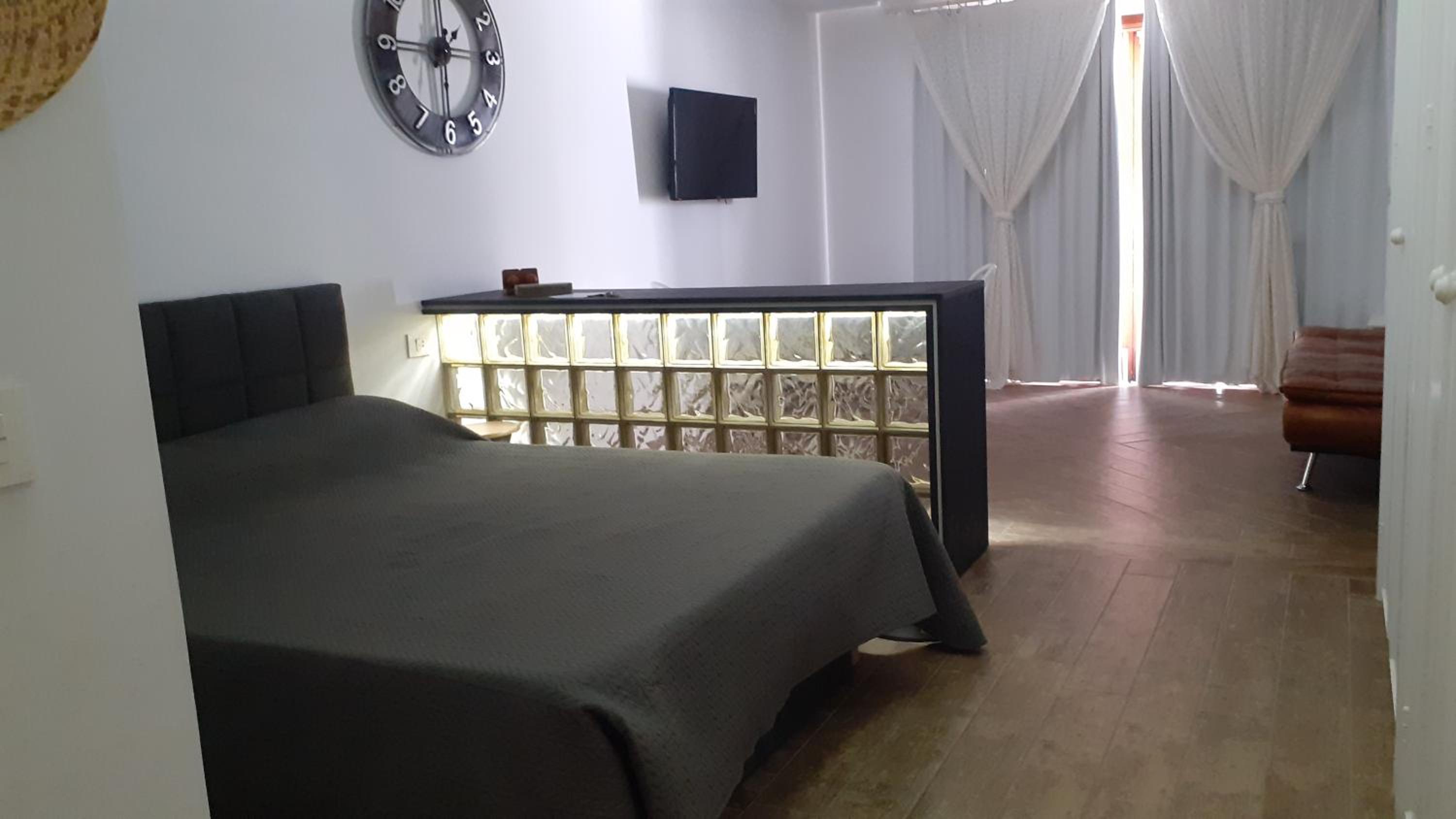 One-Bedroom Apartment - Photo 4