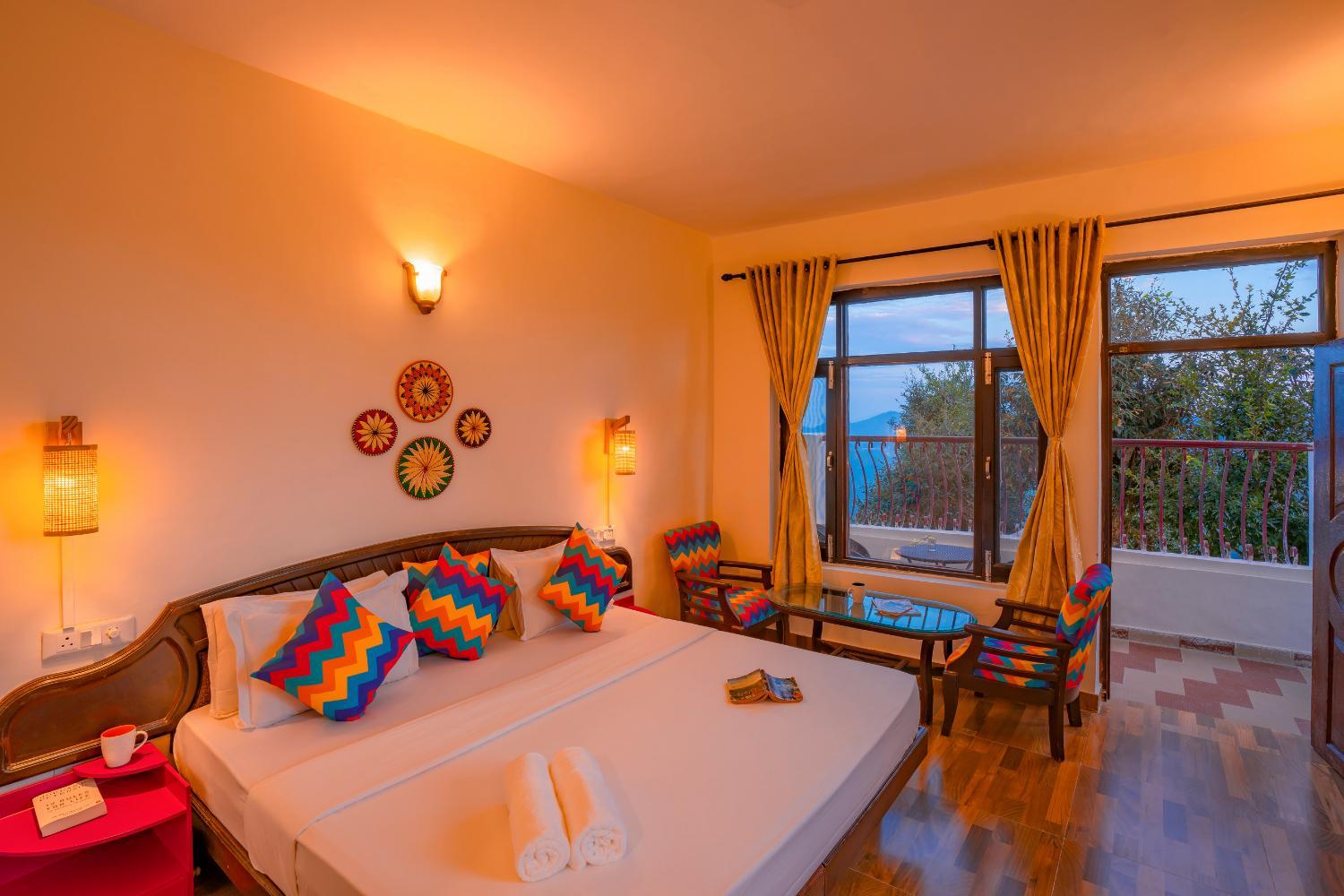 Deluxe Double Room with Bath - Photo 1