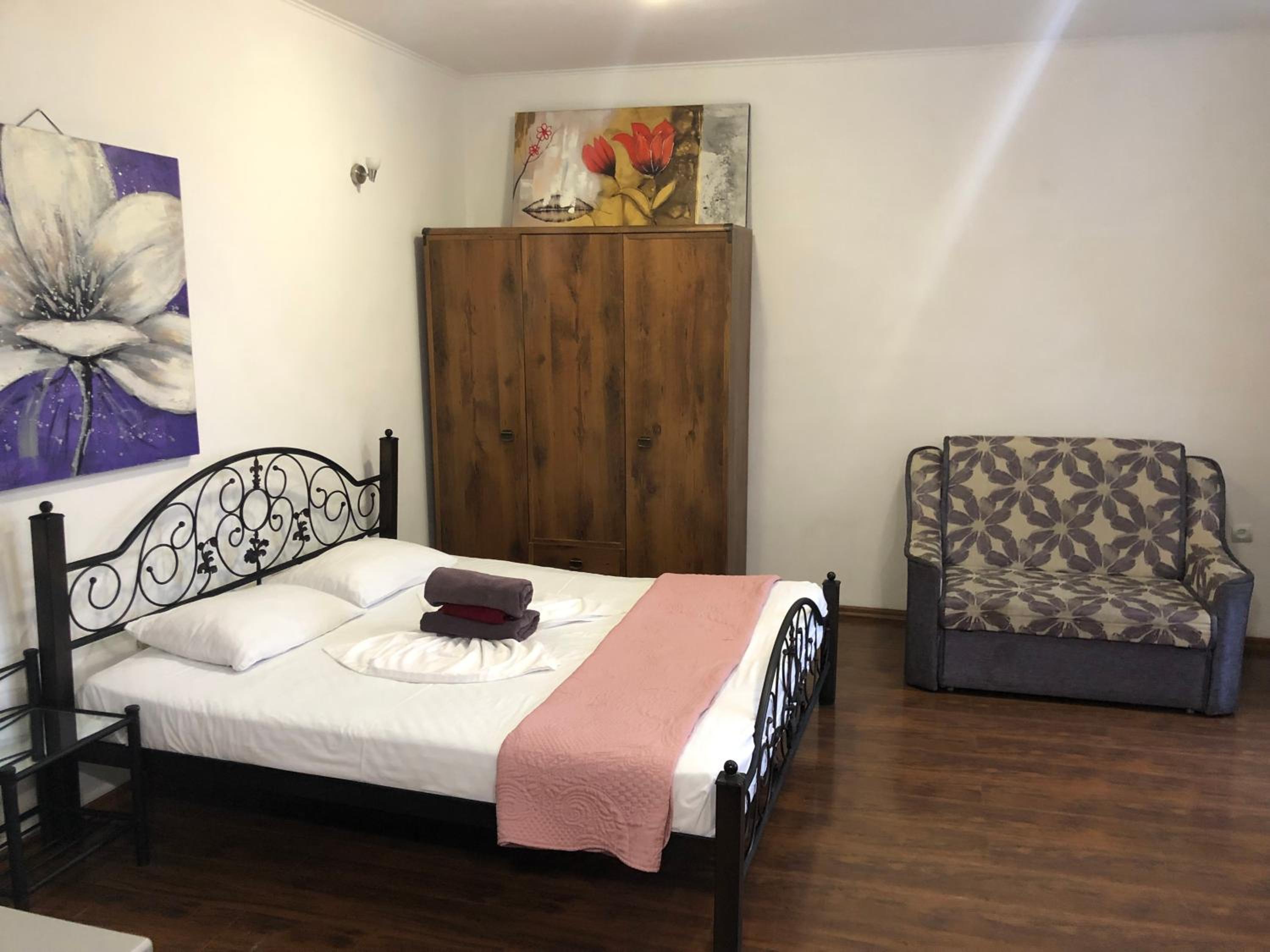Studio Apartment with Balcony photo 1