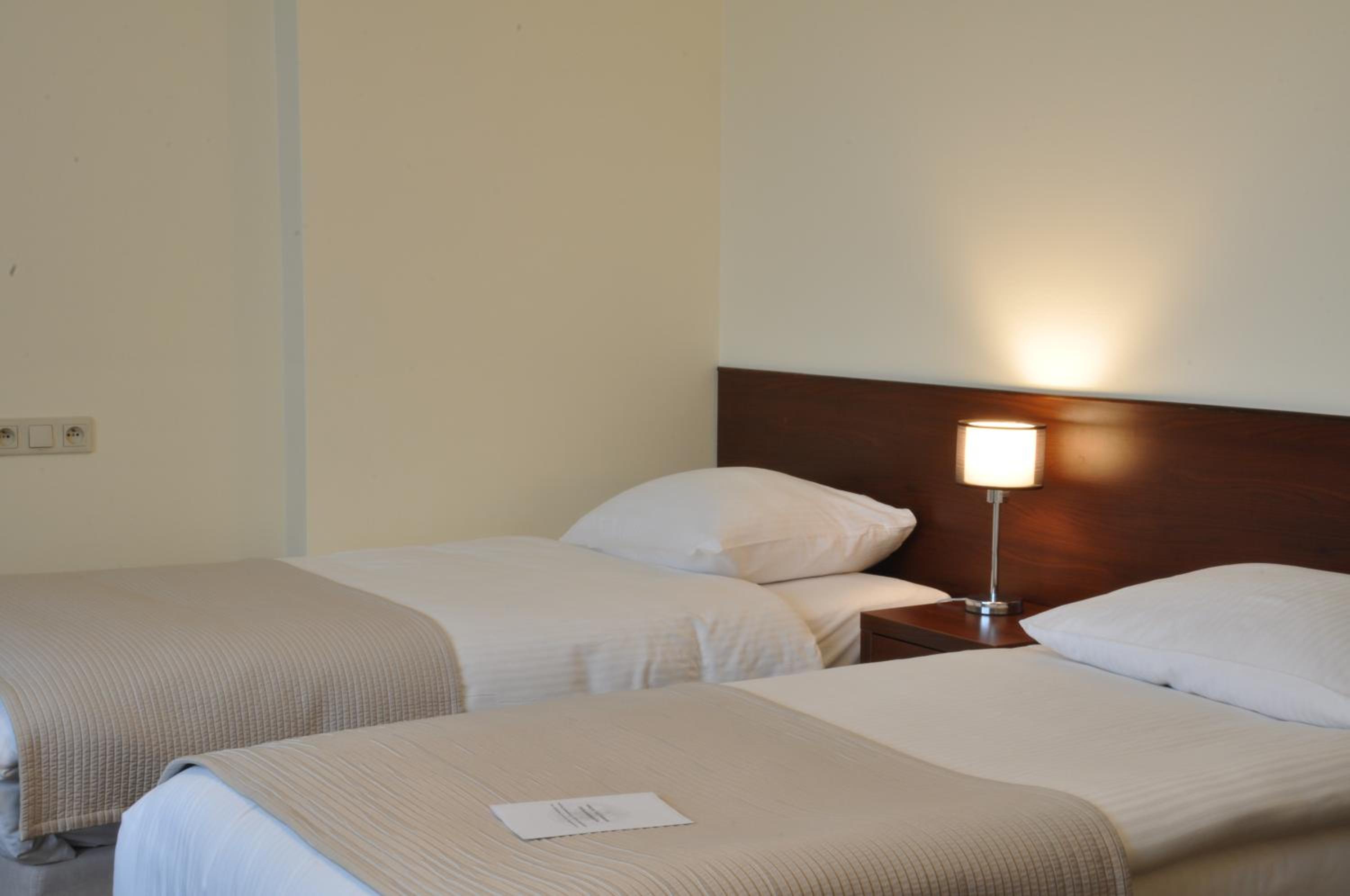 Comfort Twin Room - Photo 11