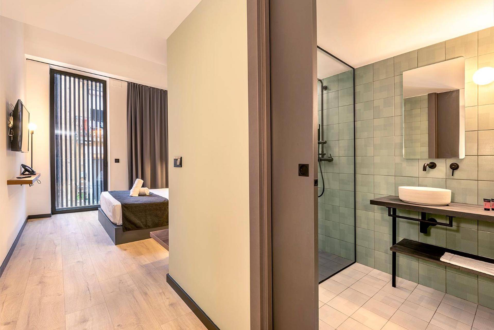 Quadruple Room - Photo 4