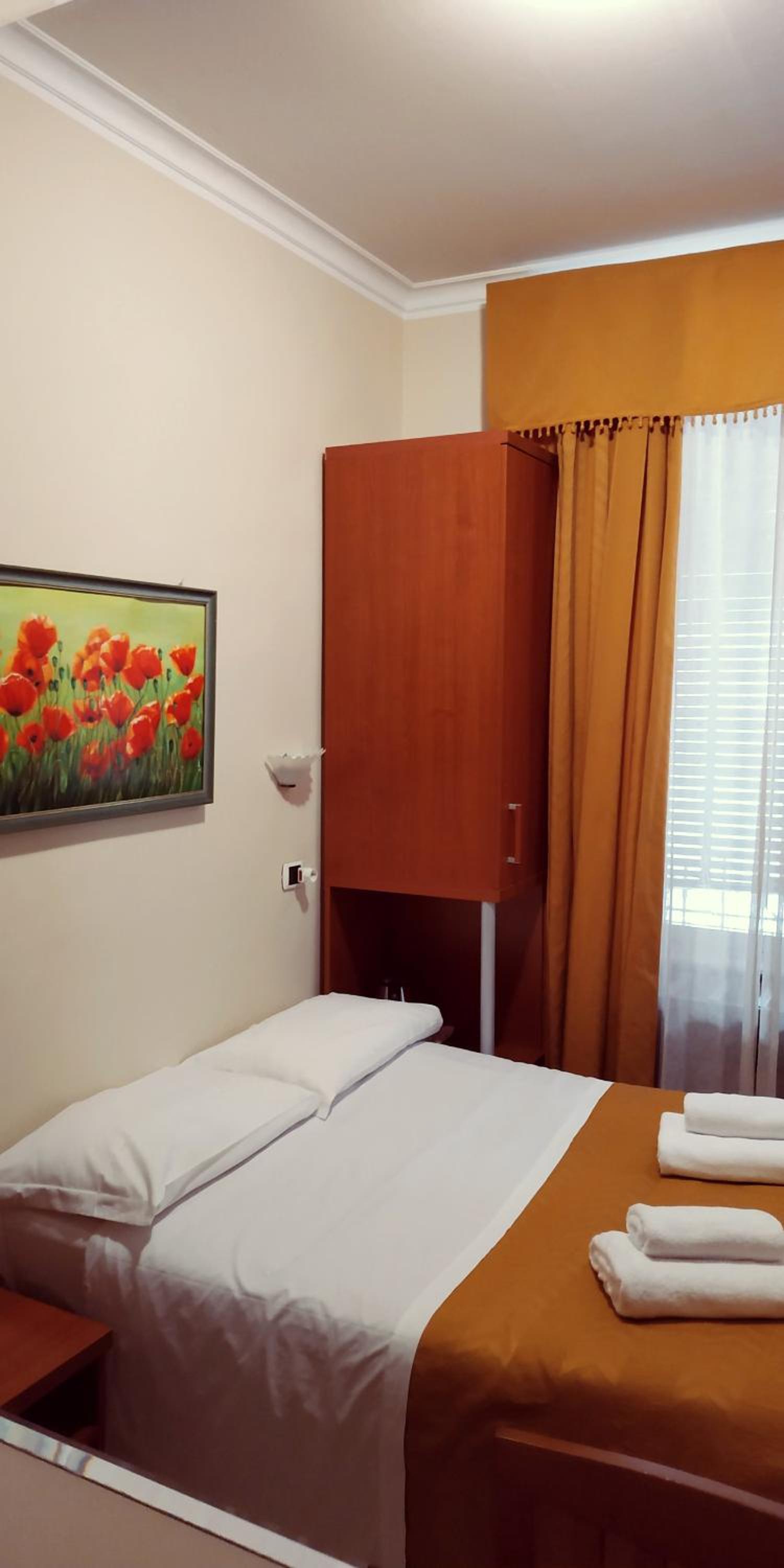 Small Double Room photo 2