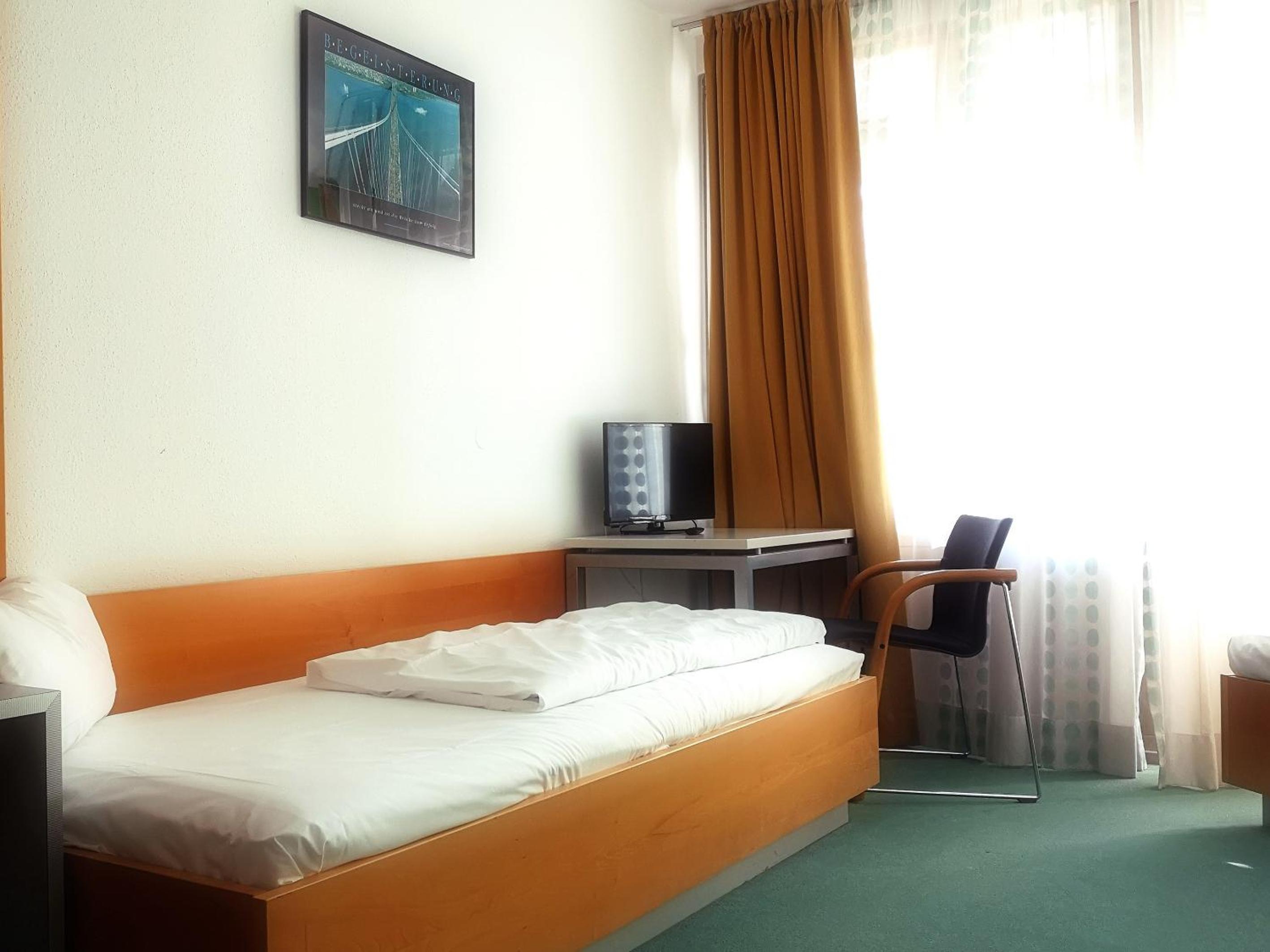 Triple Room with Bathroom - Photo 1