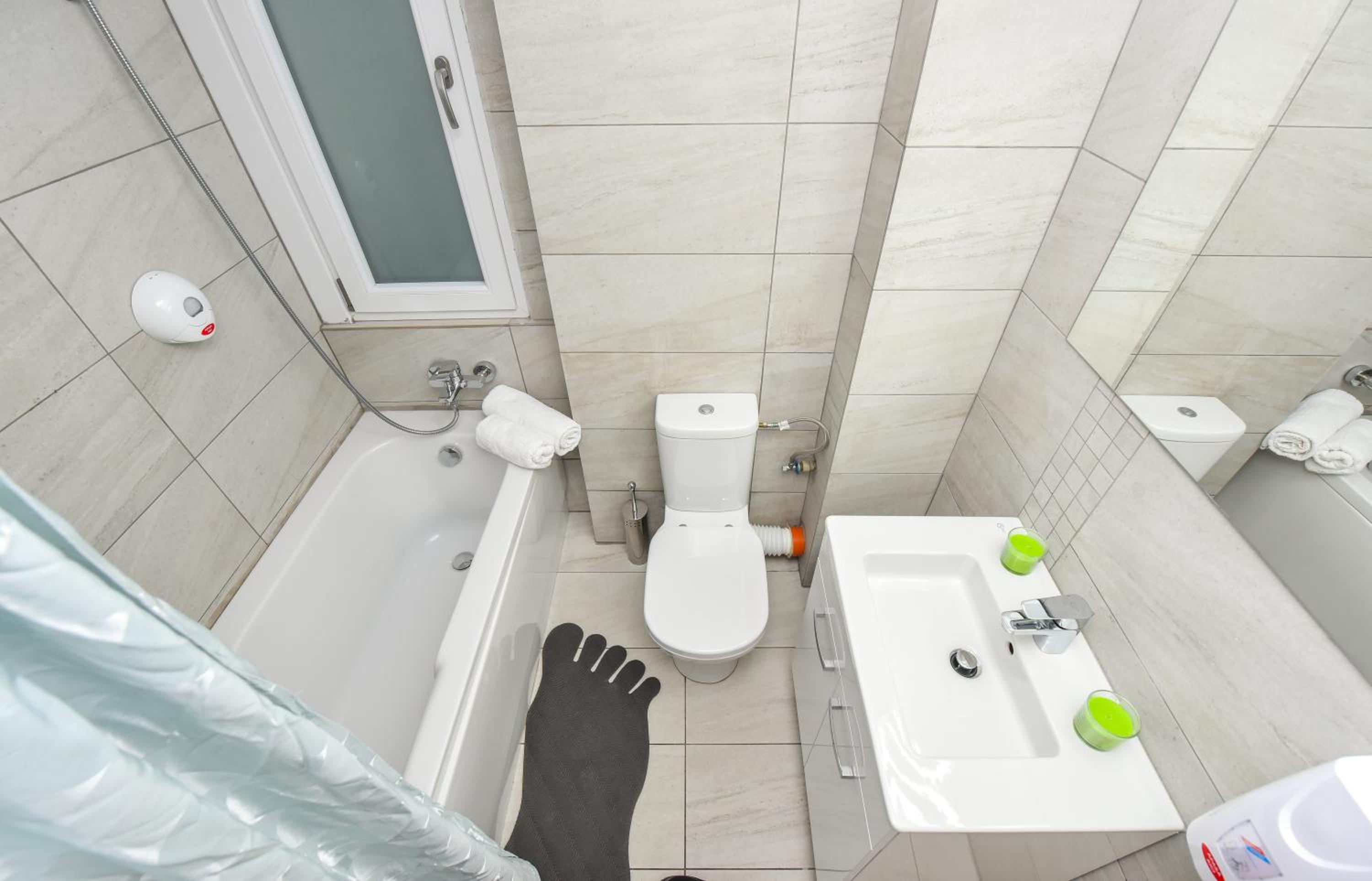 One-Bedroom Apartment with Balcony - Photo 14