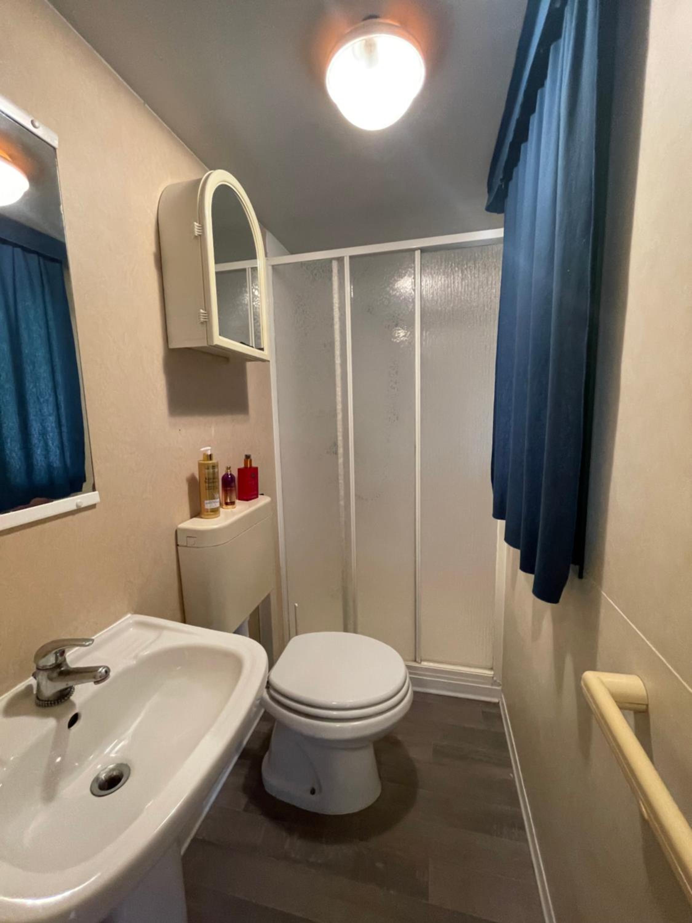 Mobile Home Standard photo 2