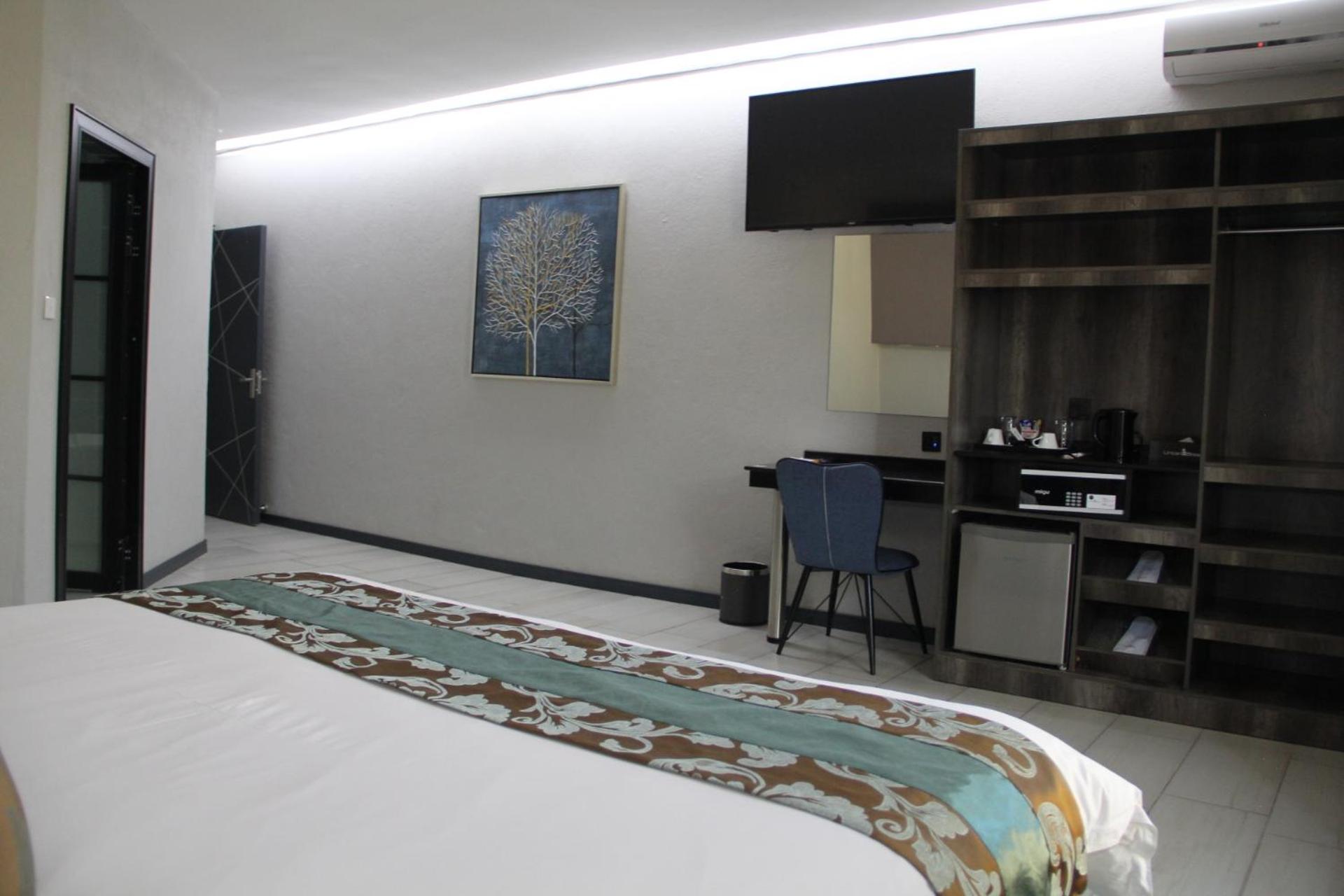 Executive Suite photo 2