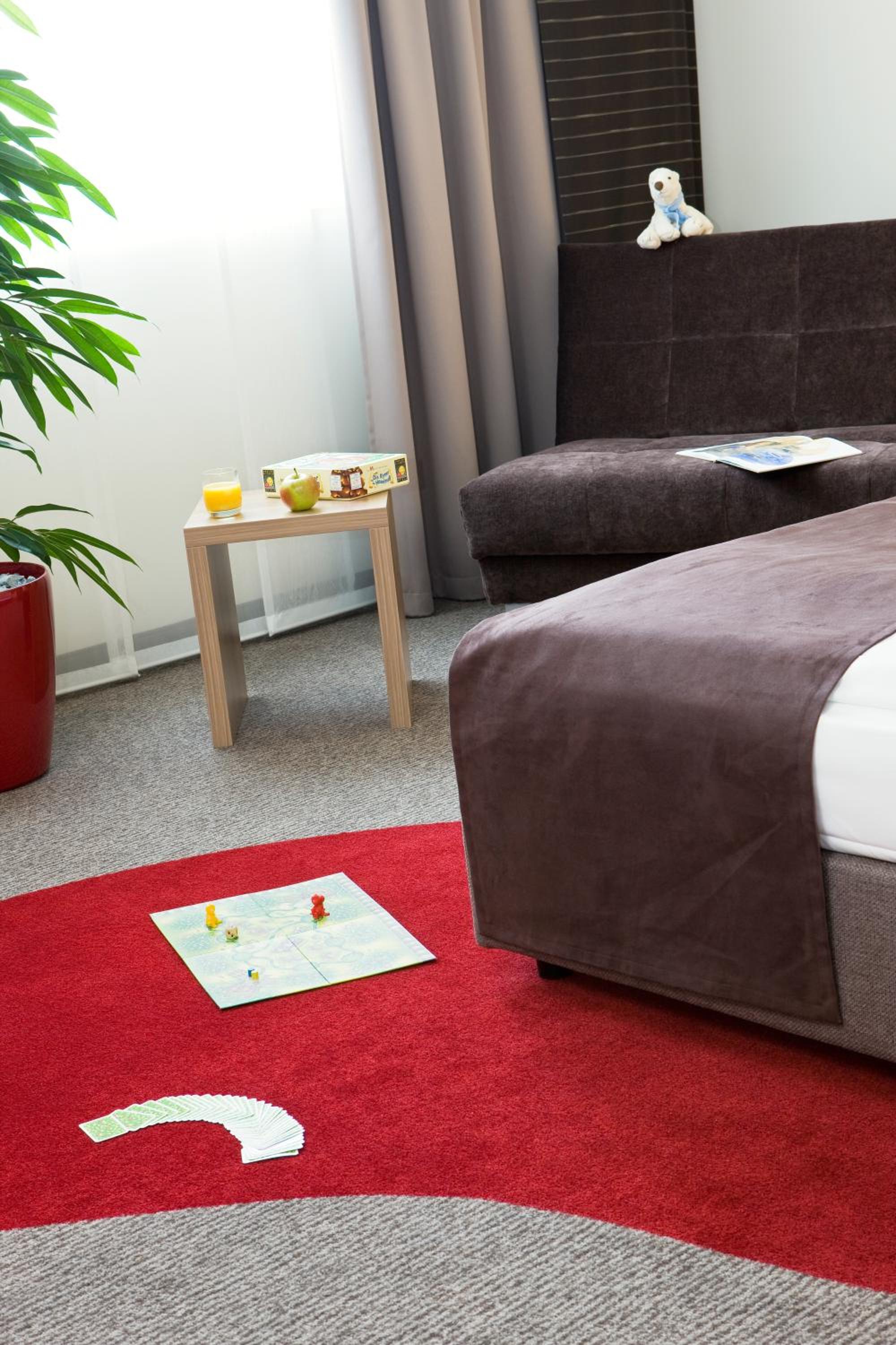 Privilege King Room with Sofa Bed - Photo 6
