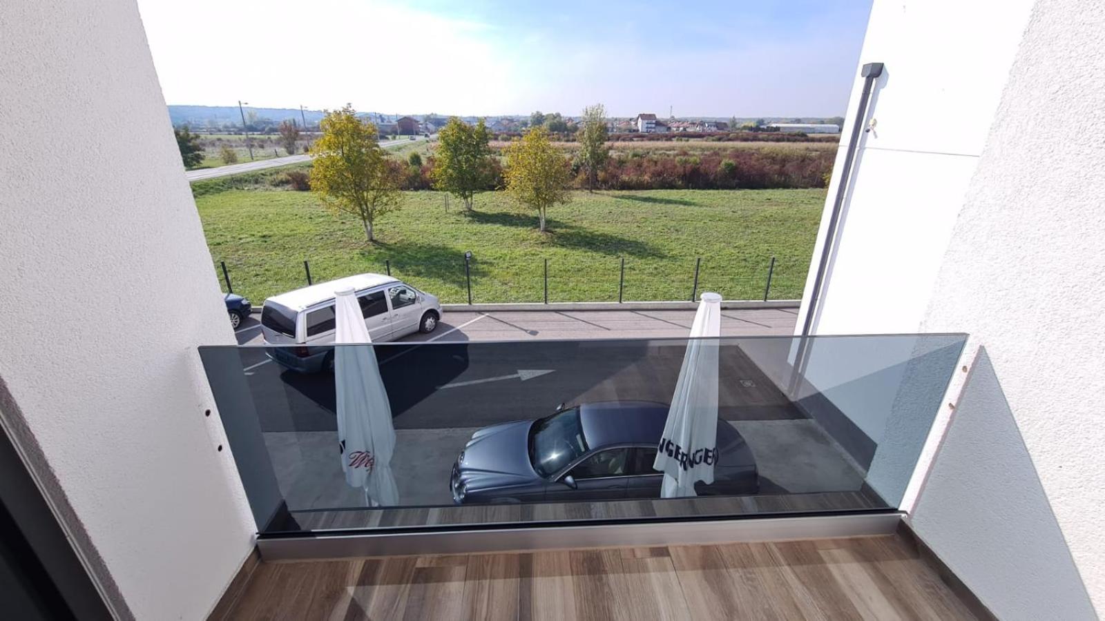 Deluxe Double Room with Balcony - Photo 3