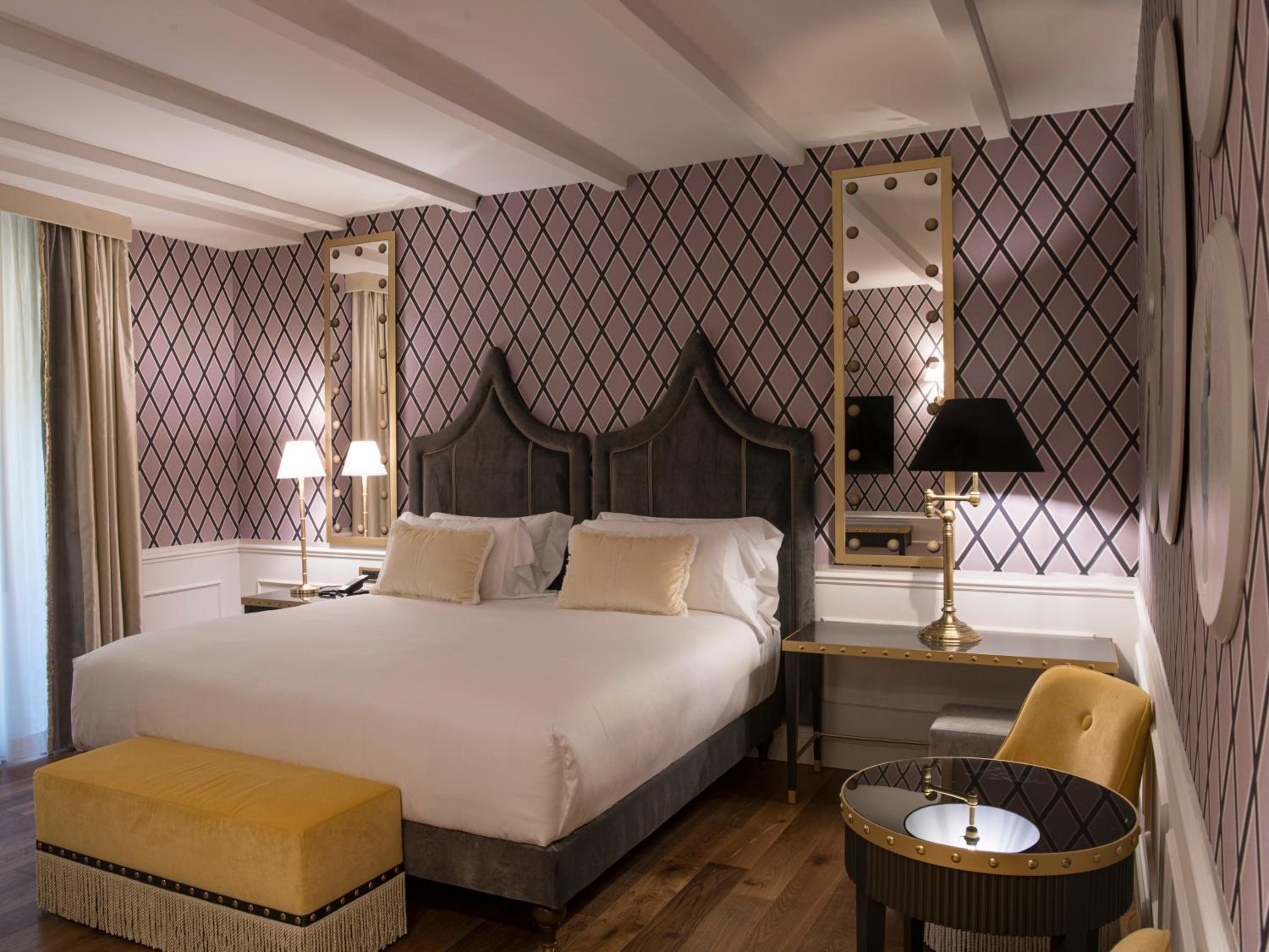 Premium King Room - Photo 1