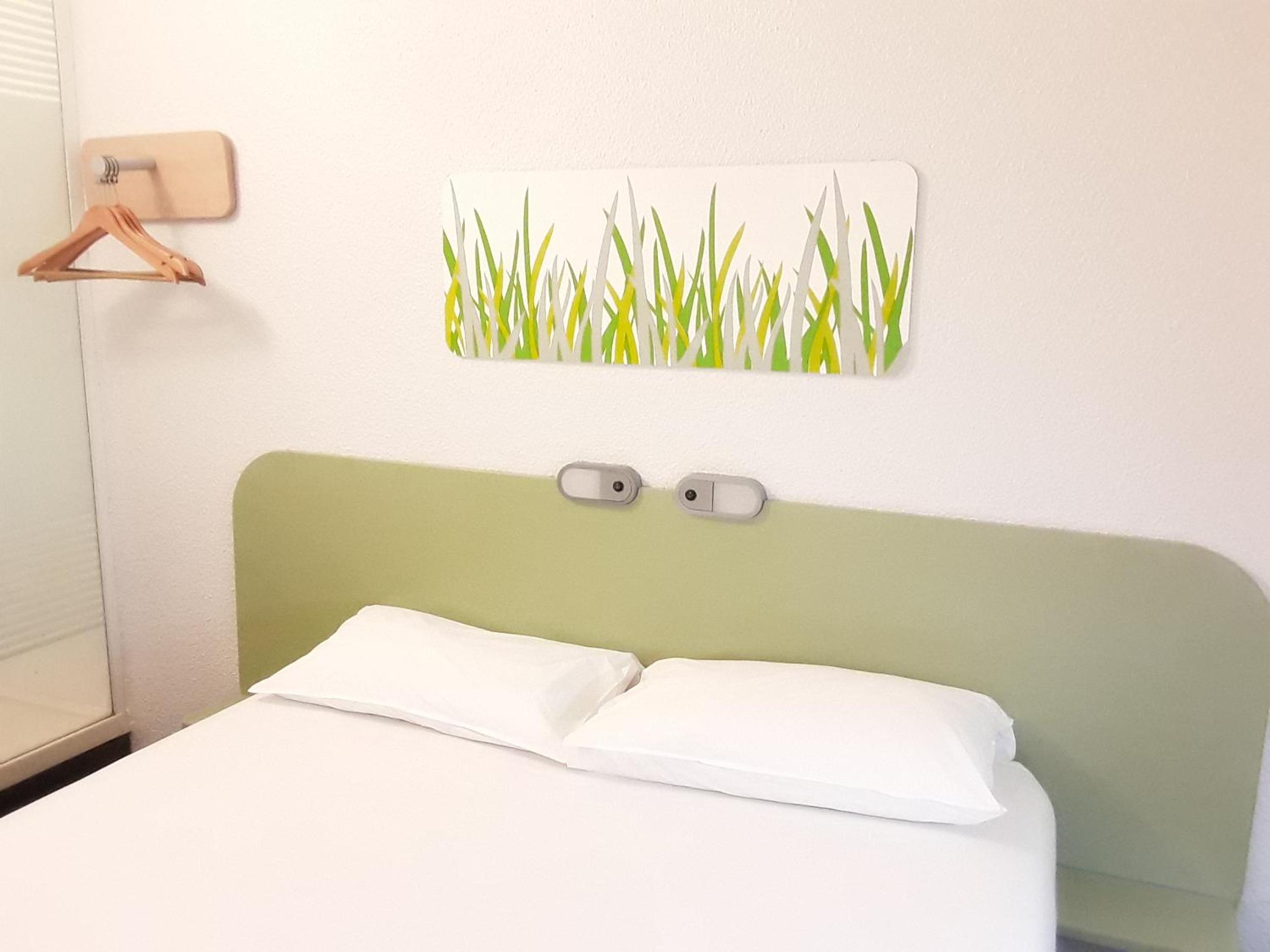 Standard Double Room (Nonsmoking) photo 1