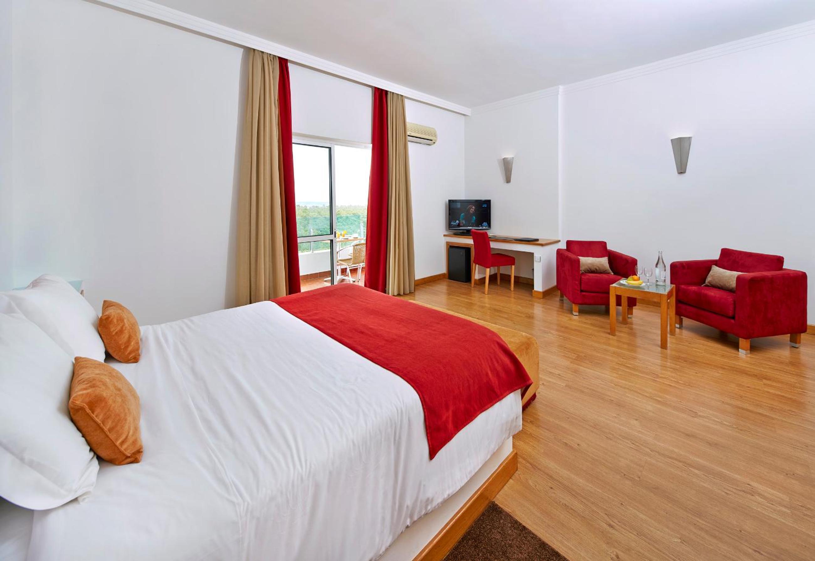 Junior Suite (2 Adults + 2 Children) - Photo 3