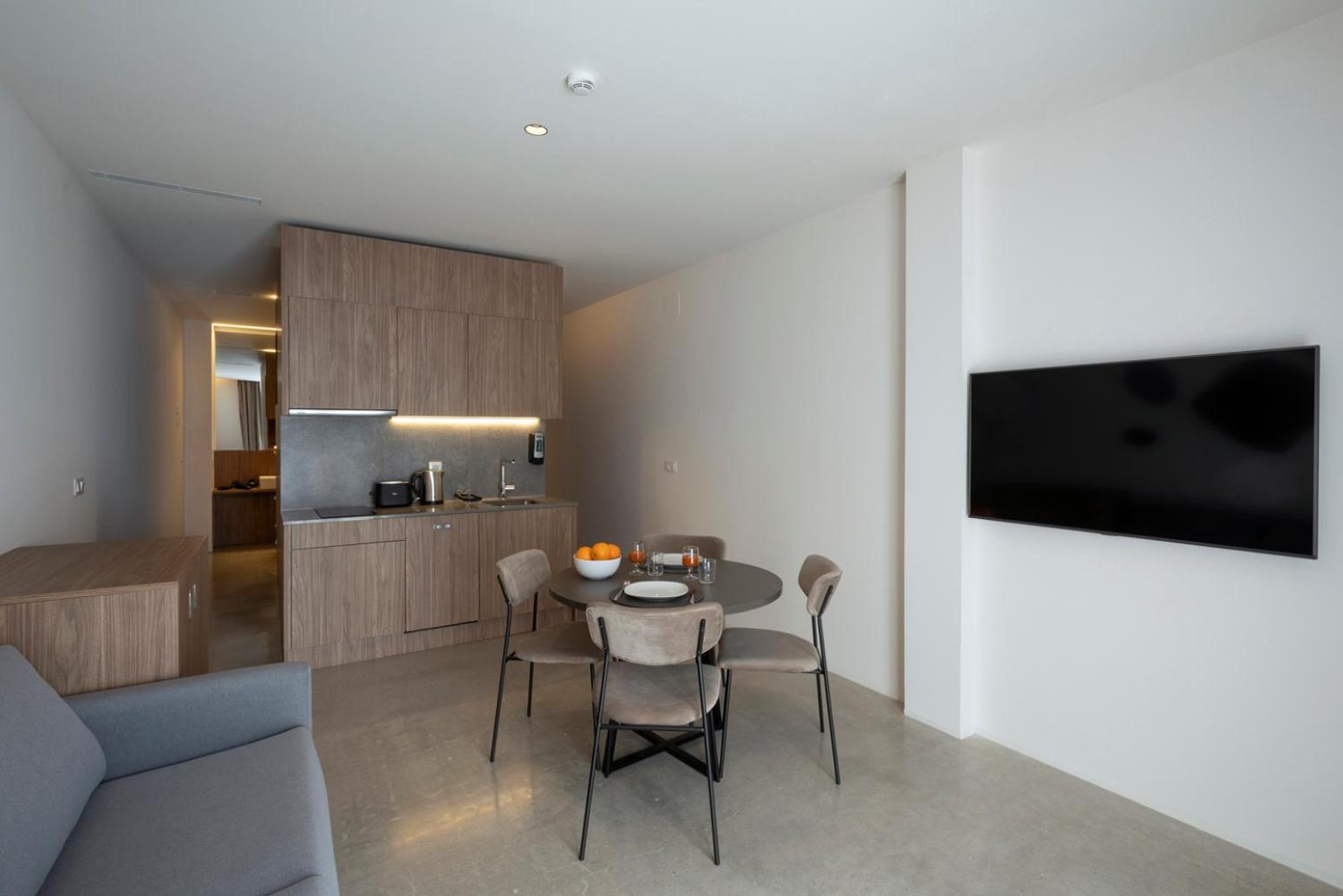 One-Bedroom Apartment - Photo 4