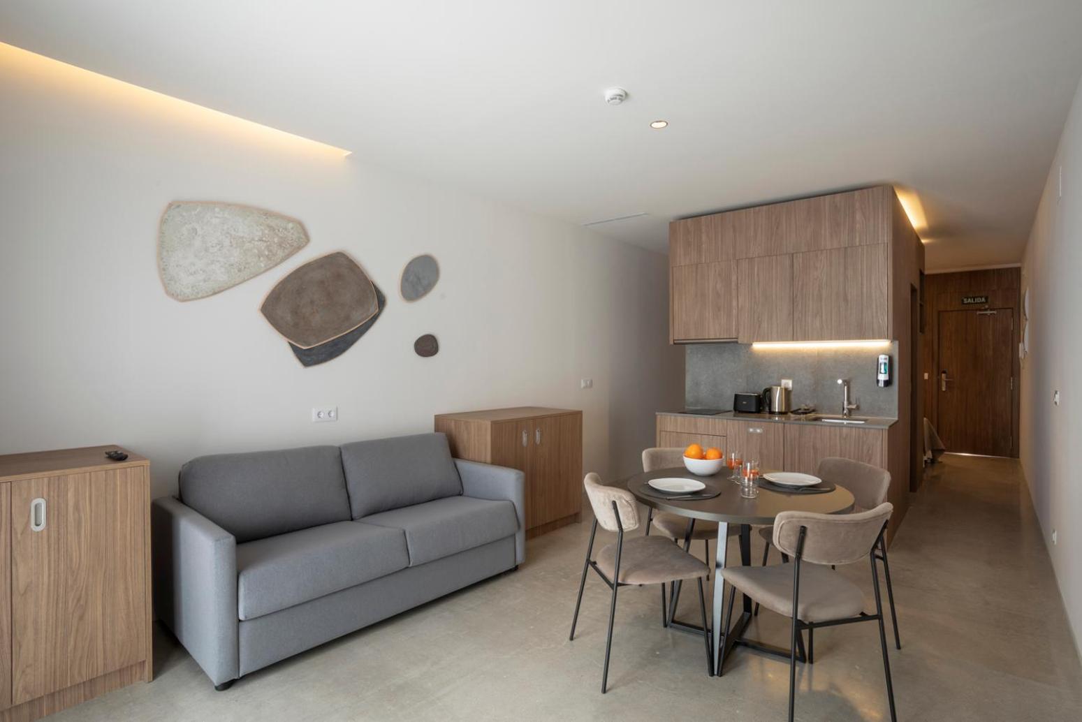 One-Bedroom Apartment - Photo 1