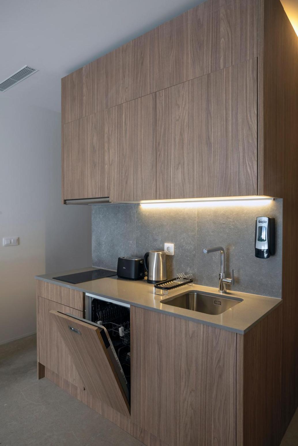 One-Bedroom Apartment - Photo 9