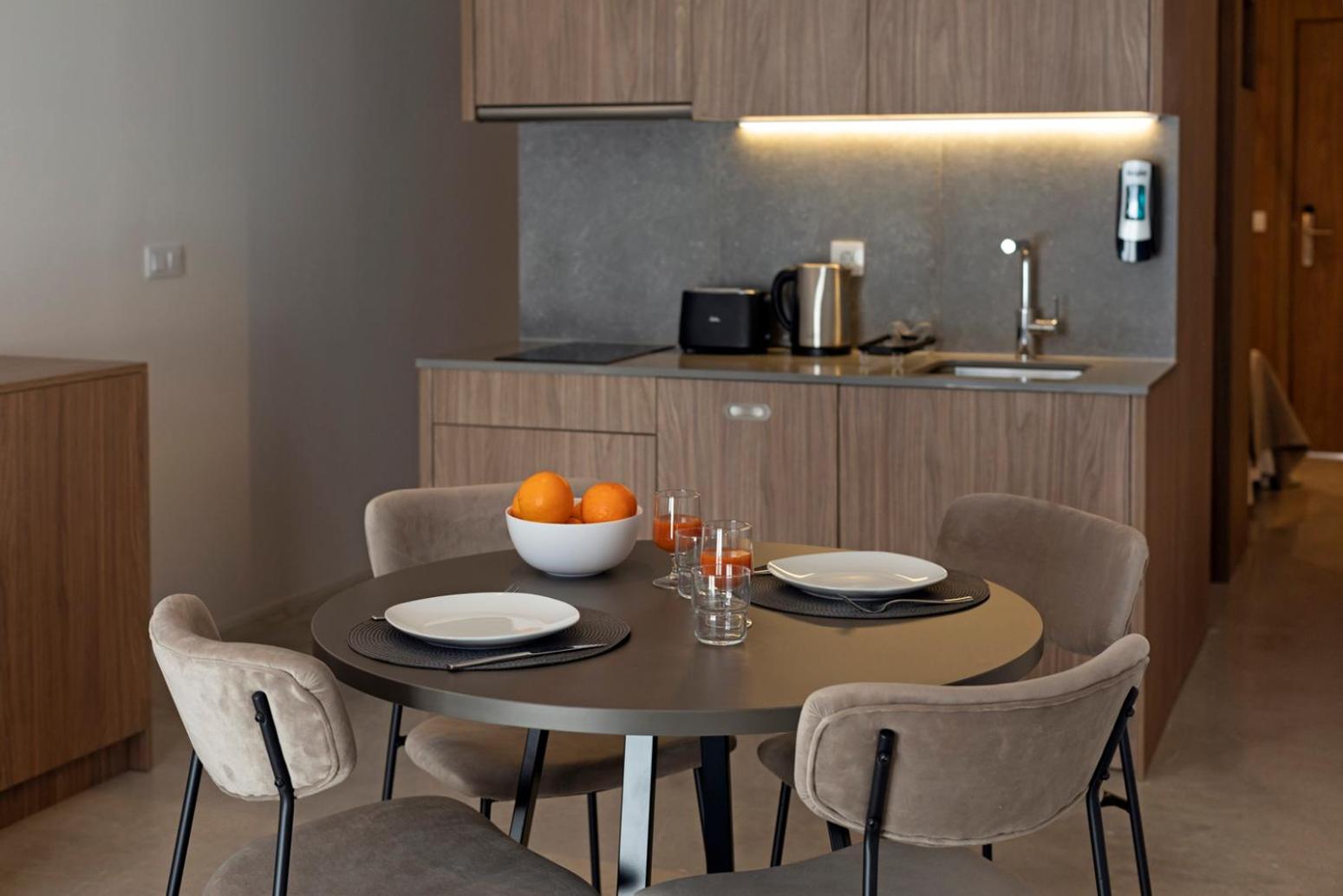One-Bedroom Apartment - Photo 6