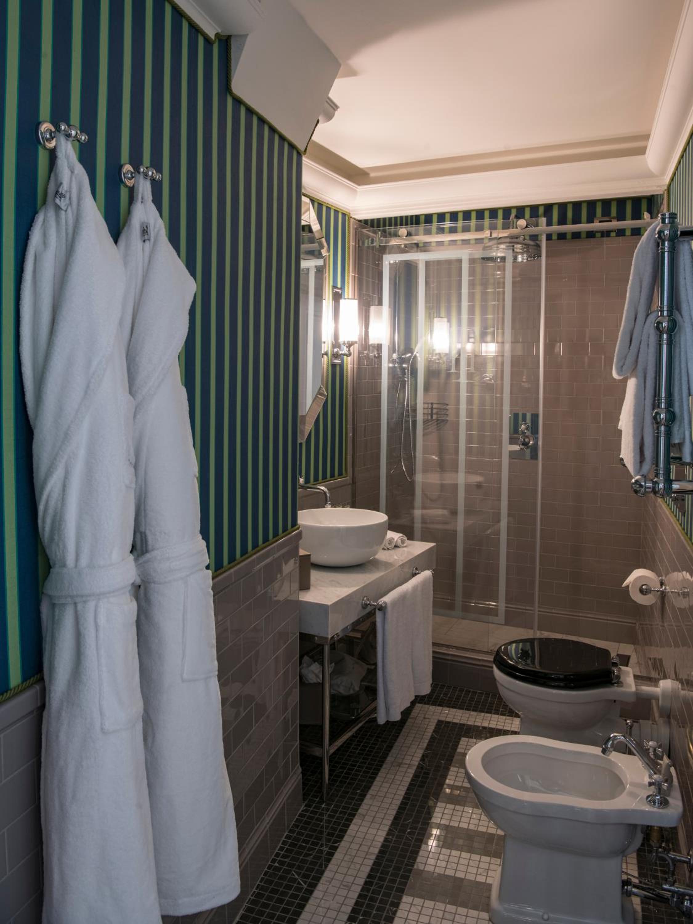 Junior King Suite - Photo 7
