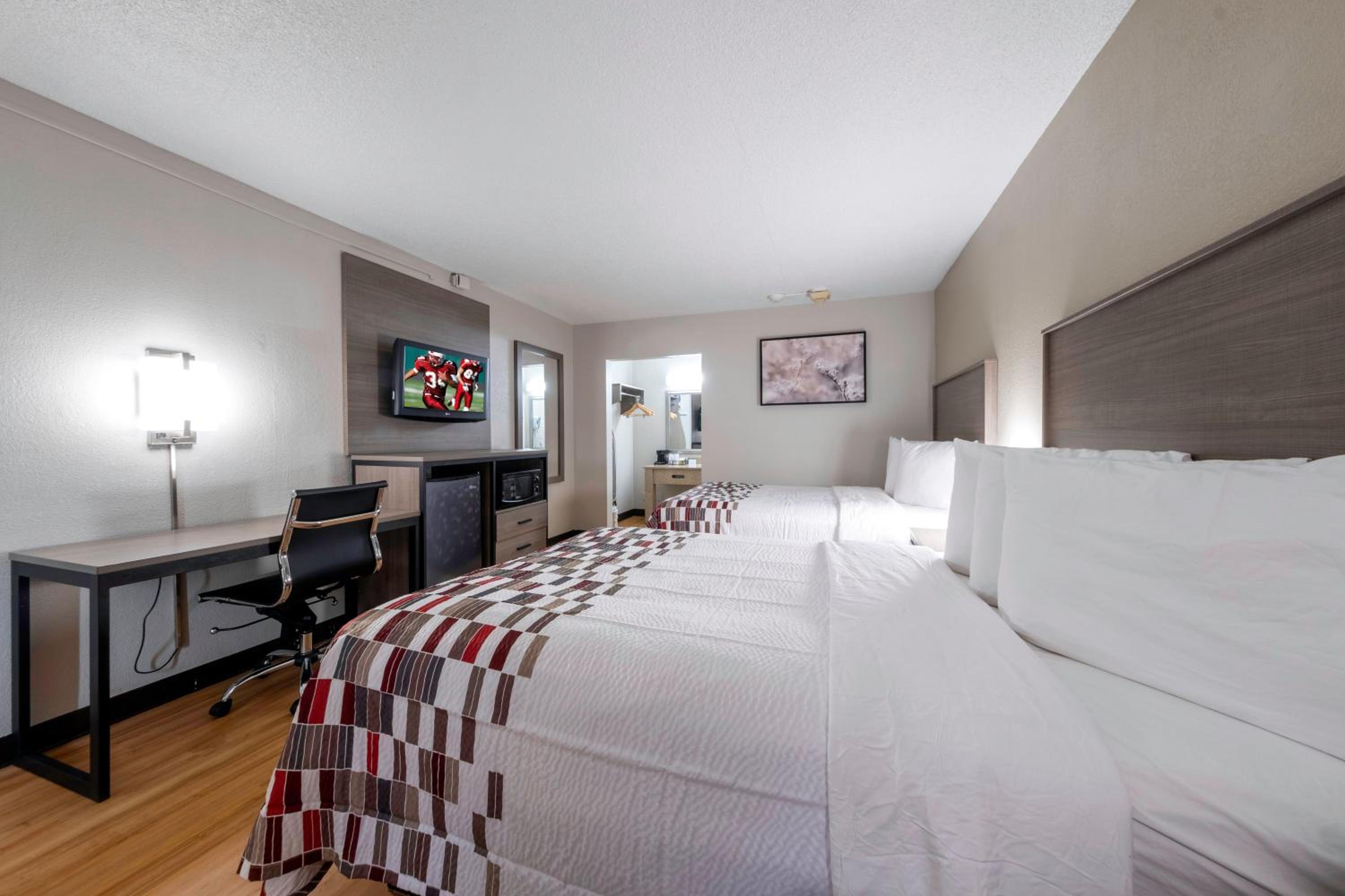 Deluxe Room with Two Double Beds Smoke Free - Photo 12