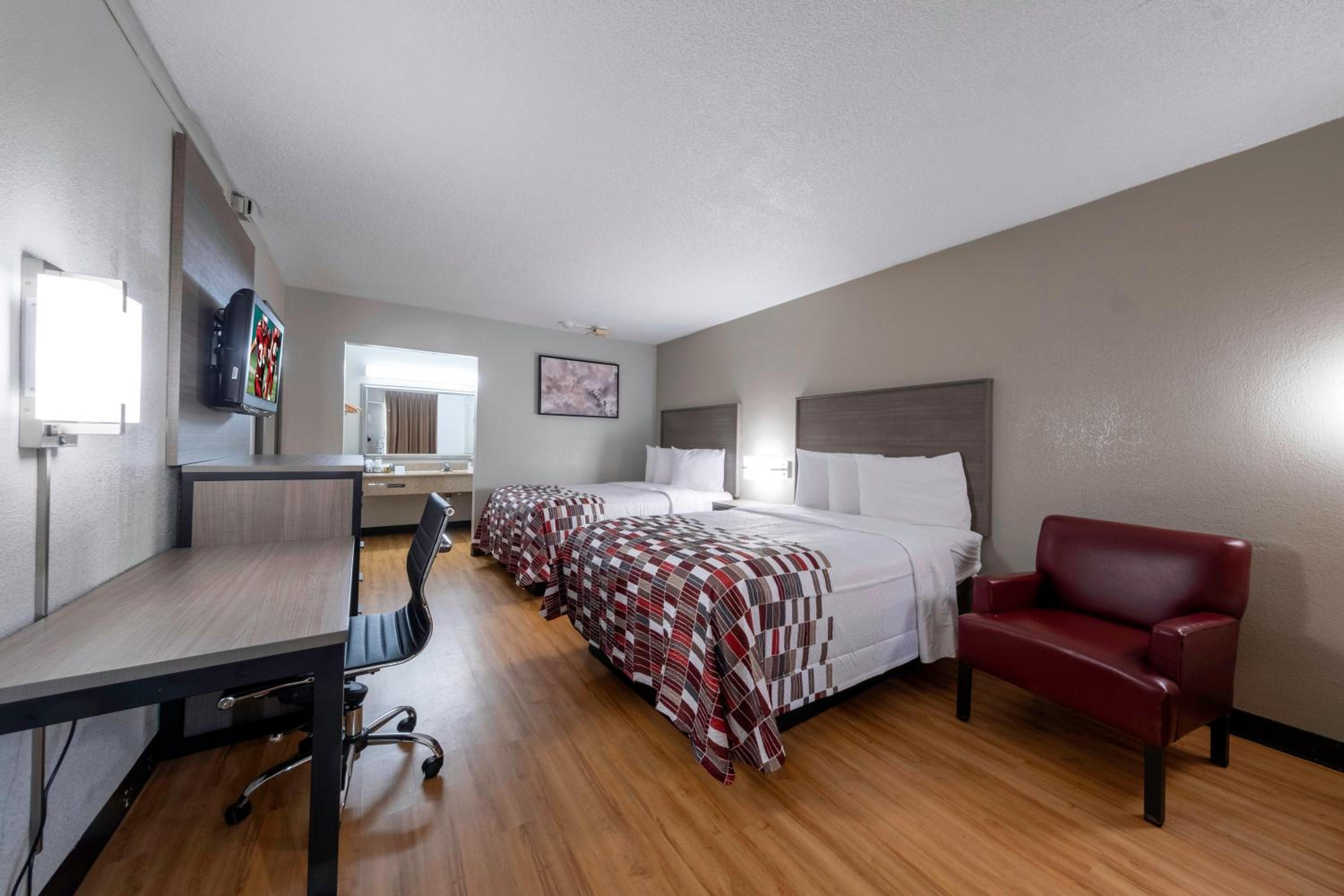 Deluxe Room with Two Double Beds Smoke Free - Photo 13