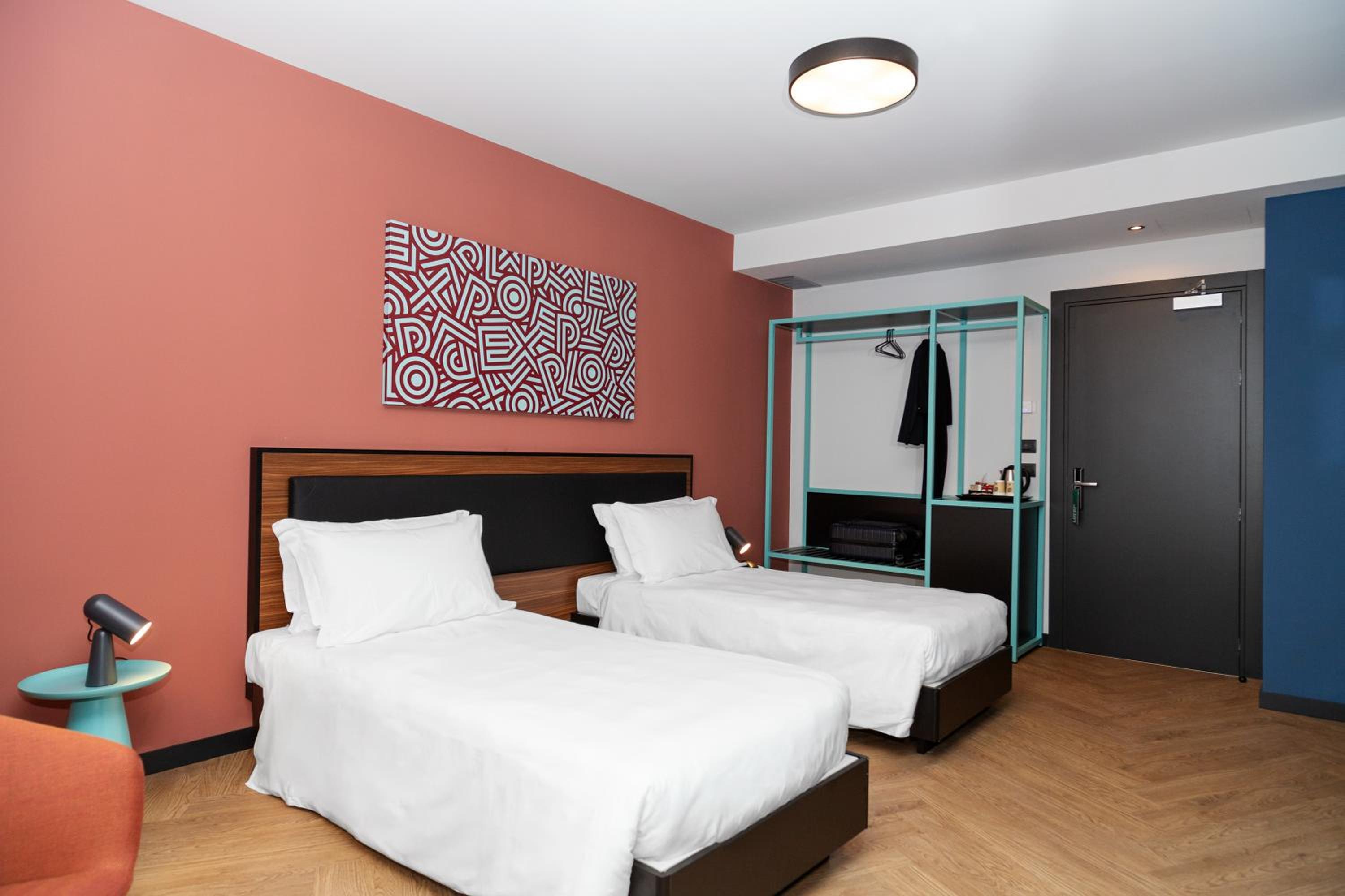 Twin Room - Photo 4