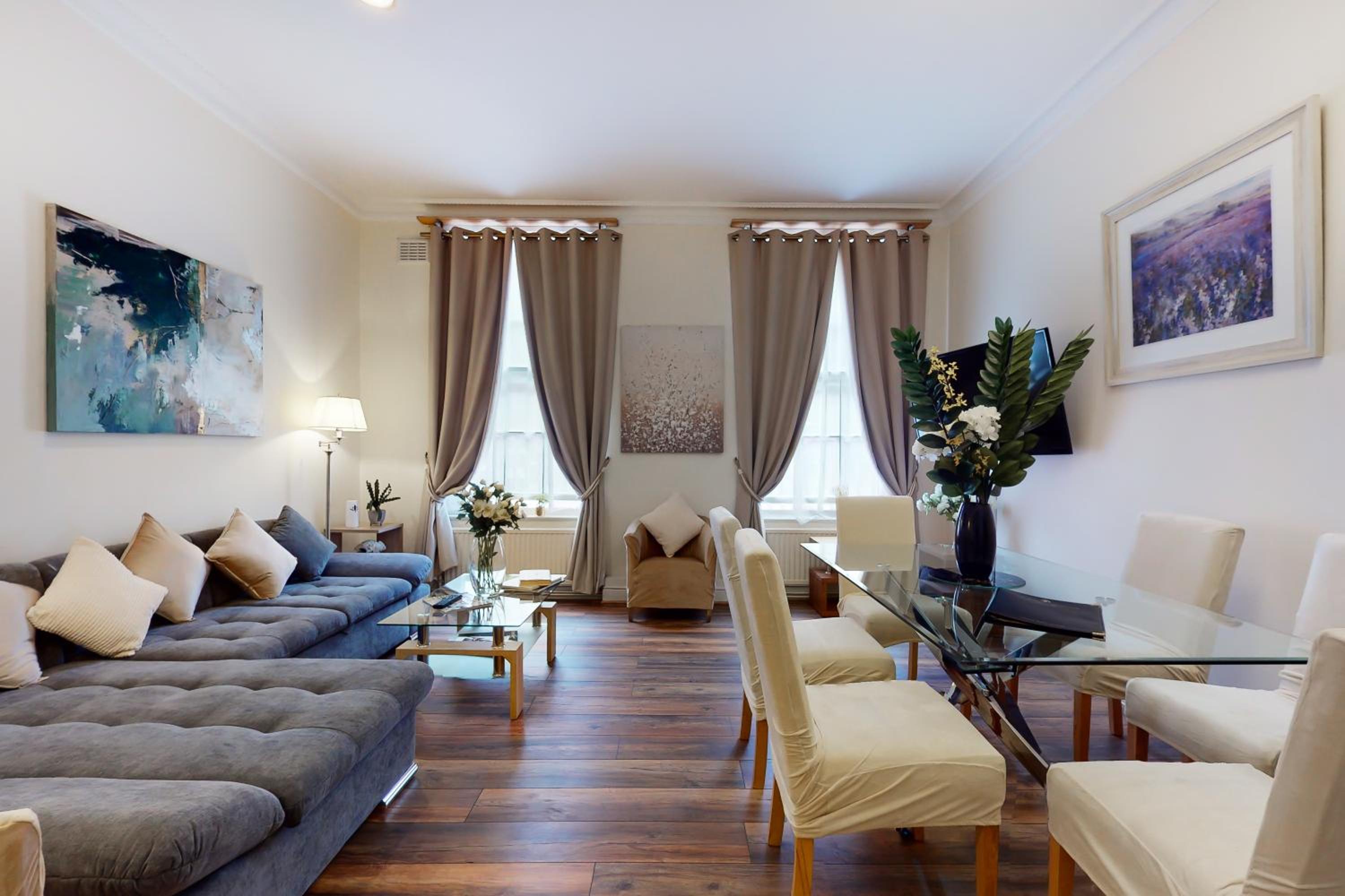  Luxury Two-Bedroom Apartment  photo 3