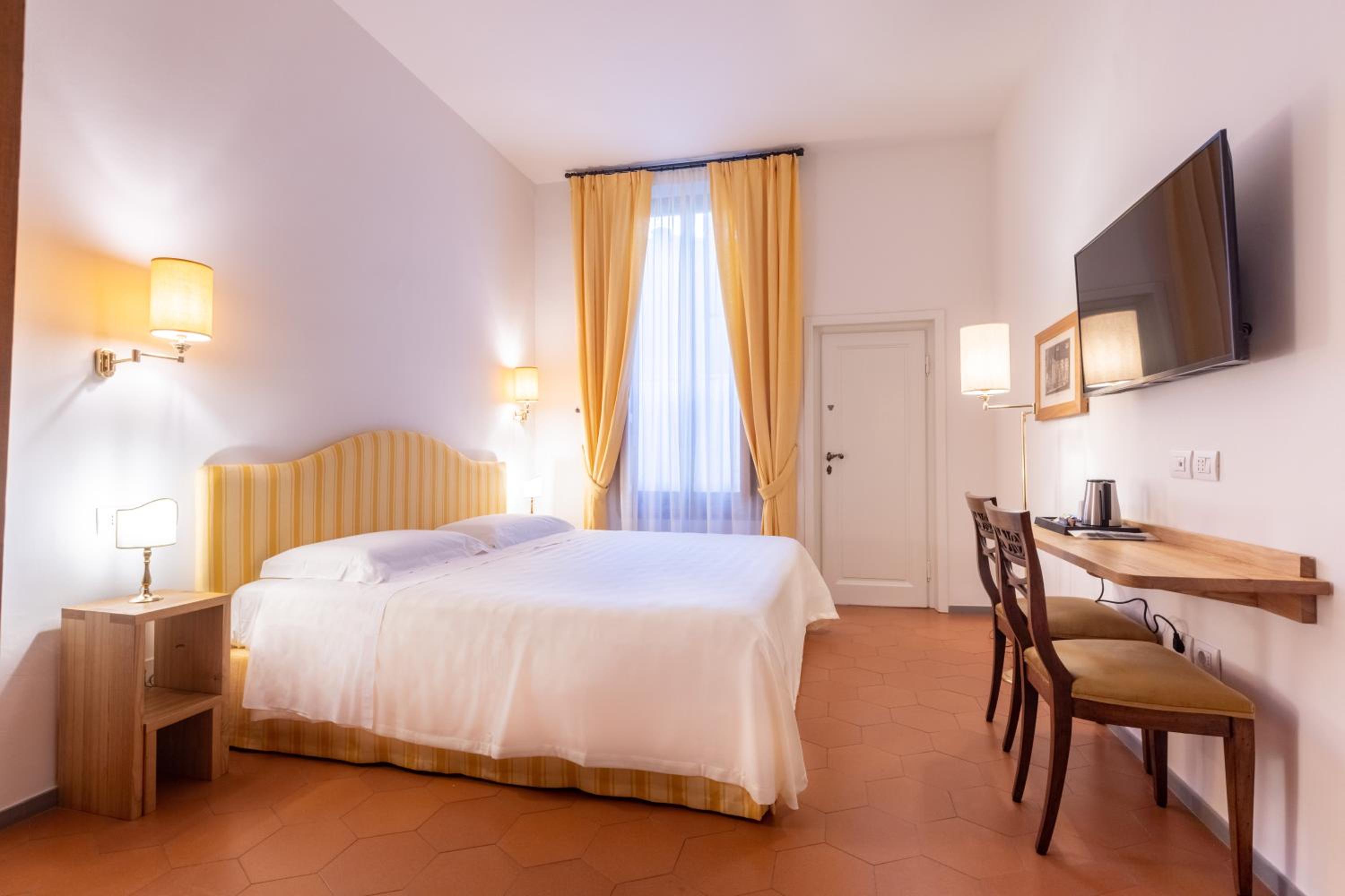 Double or Twin Room photo 2