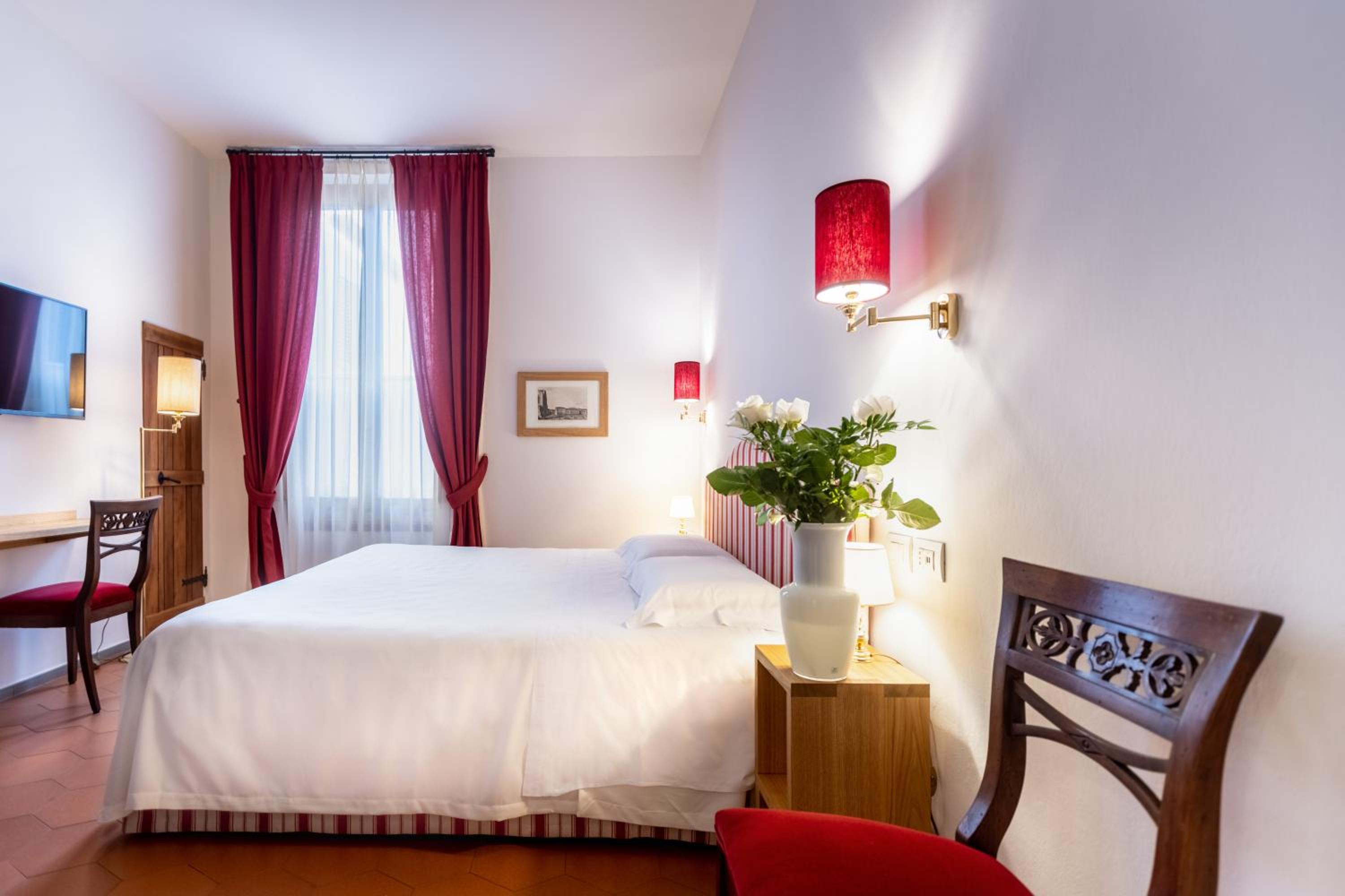 Double or Twin Room photo 3
