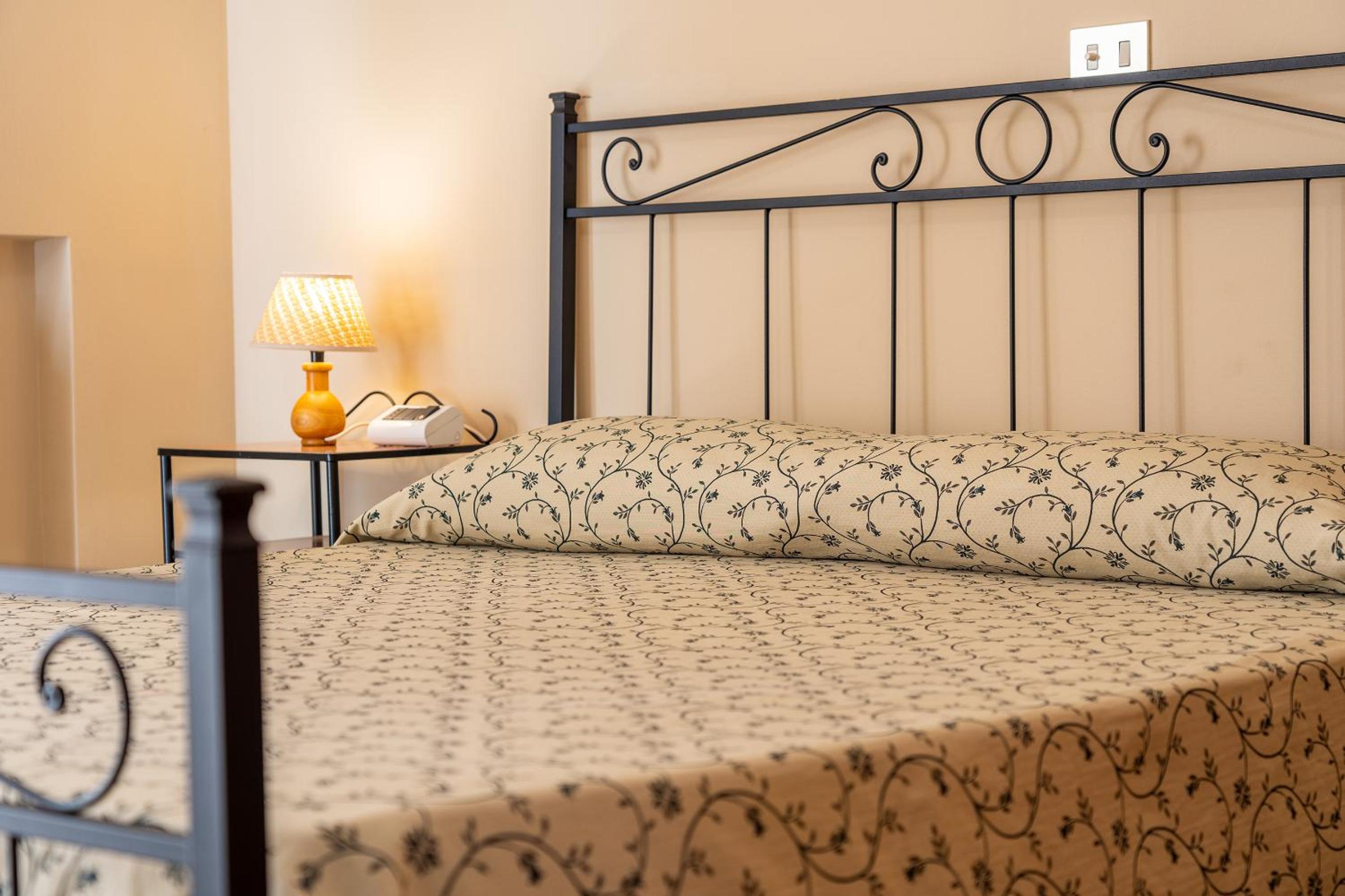 Double Room - Photo 7