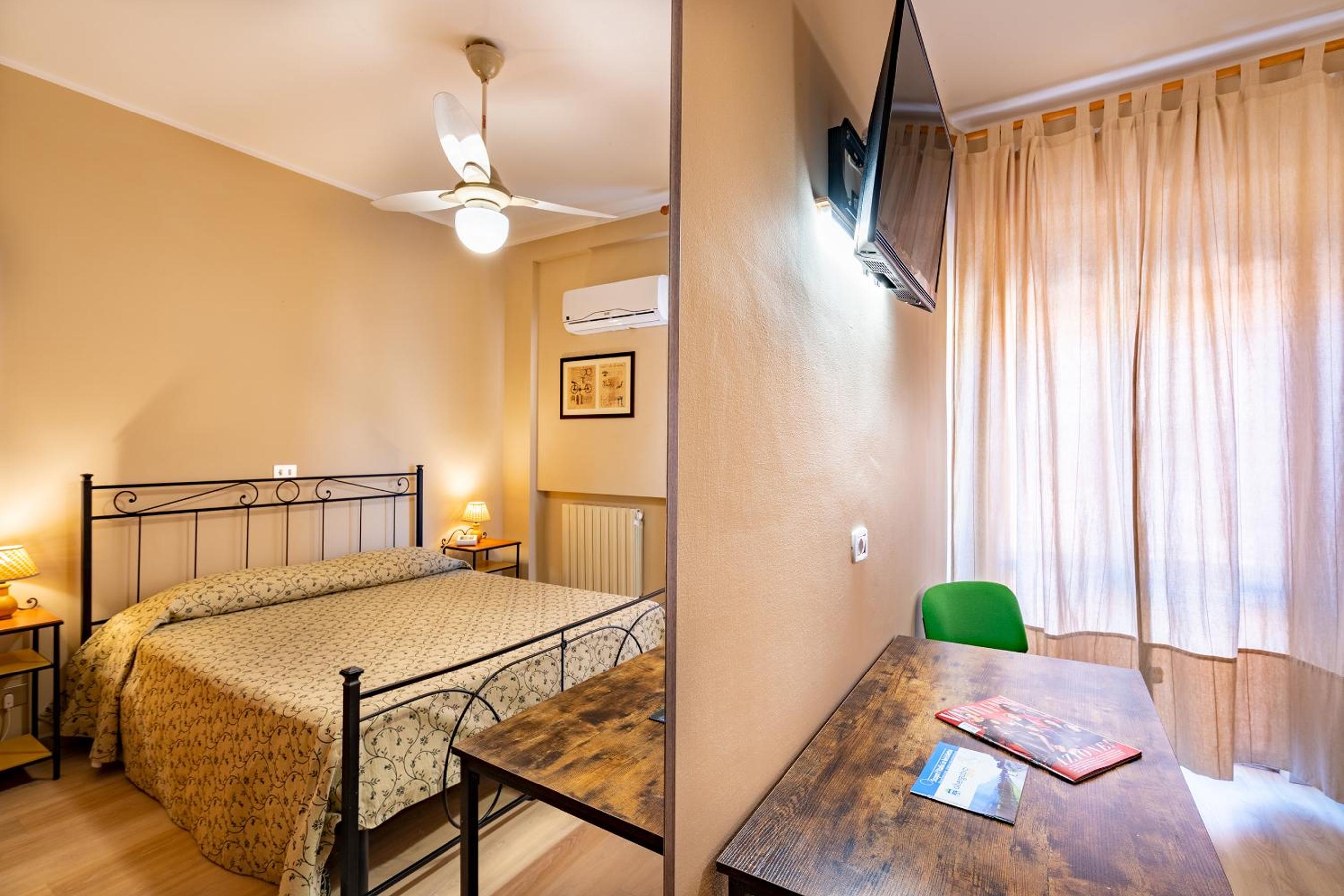 Double Room - Photo 1