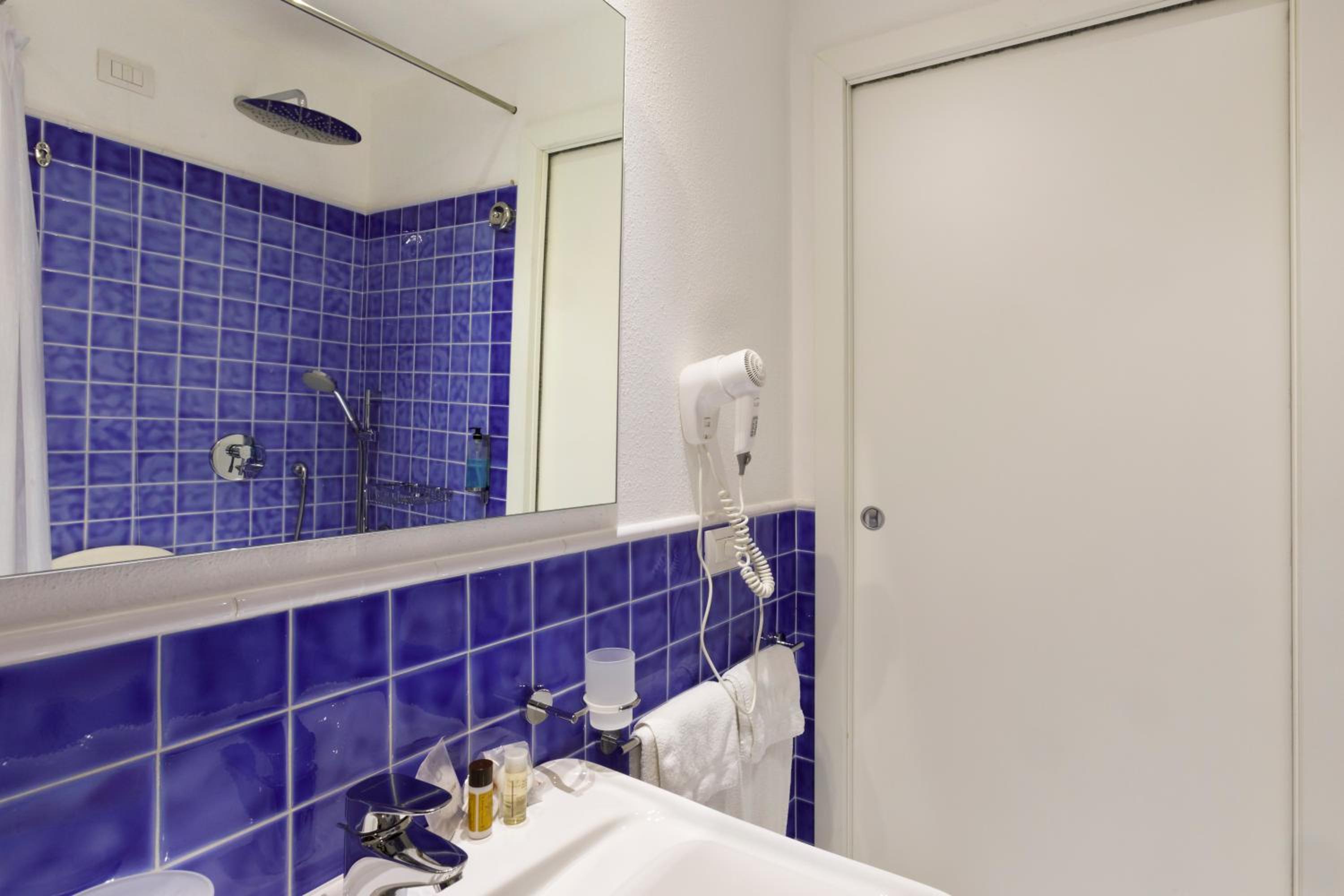 Double or Twin Room - Disability Access photo 2