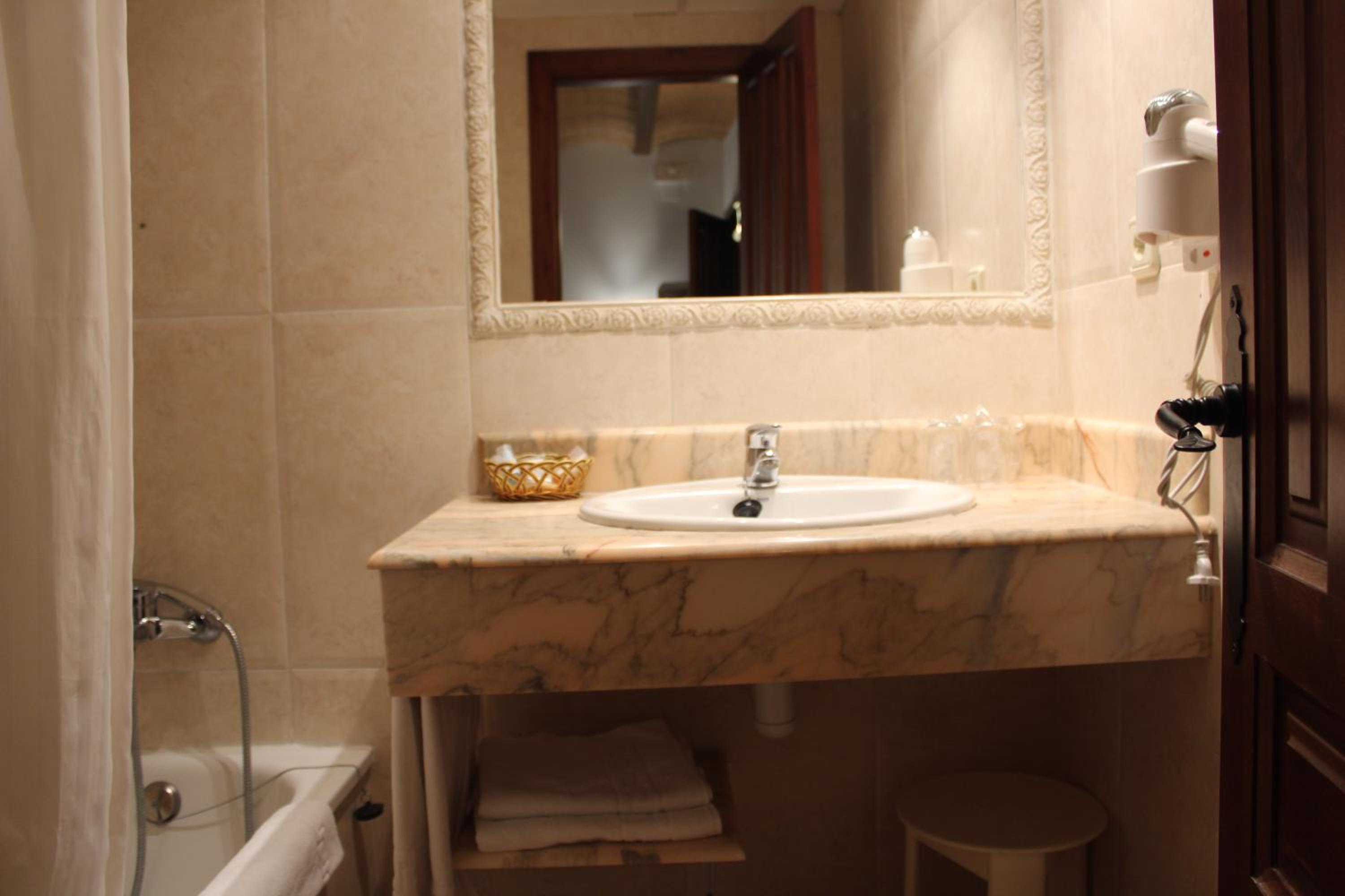Triple Room - Photo 2