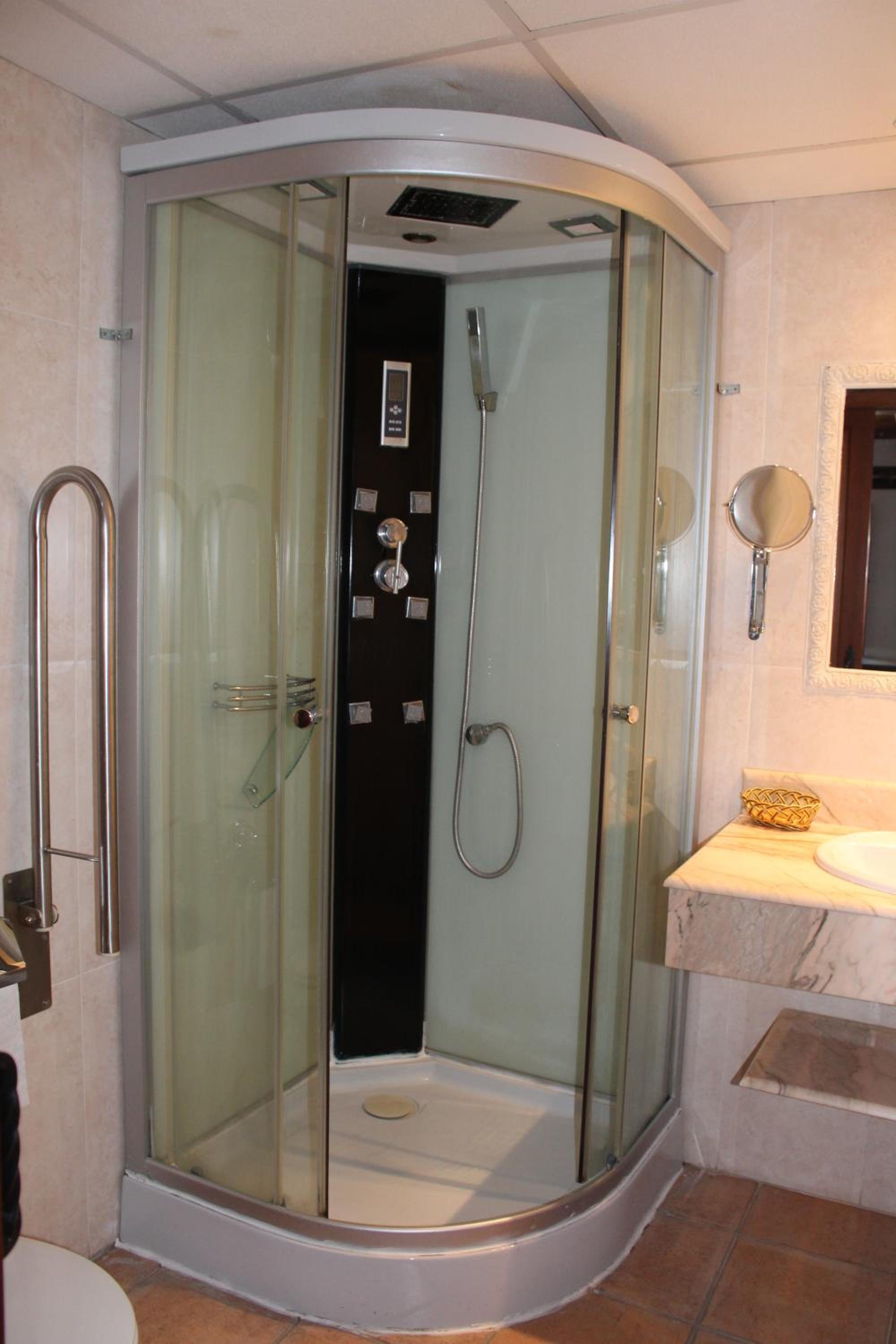 Double Room - Photo 3