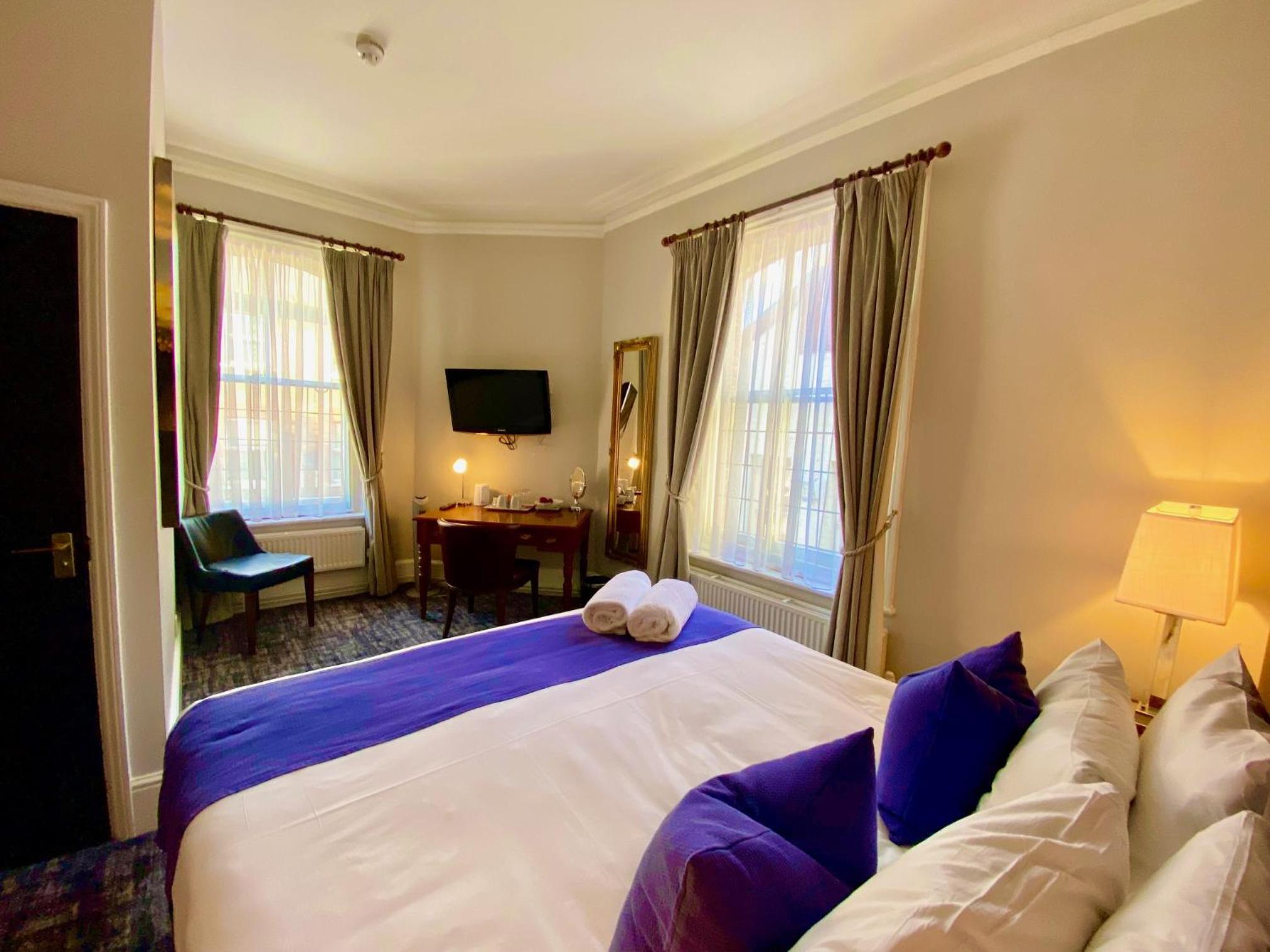 Double or Twin Room photo 1