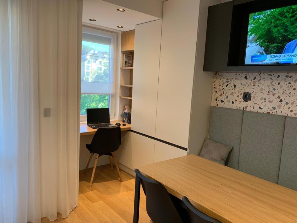 One-Bedroom Apartment - Photo 12