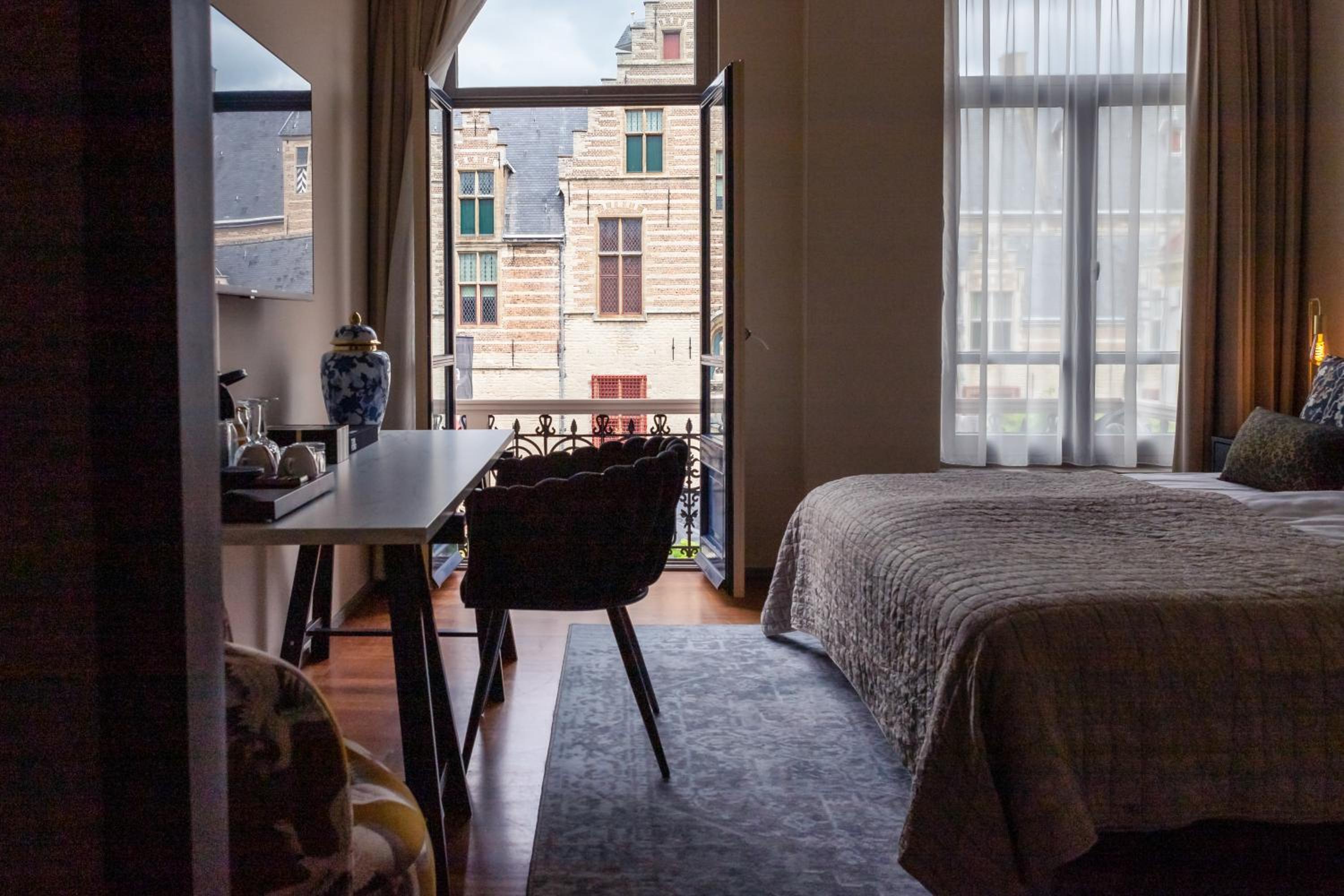 Deluxe Double Room with Balcony - Photo 1
