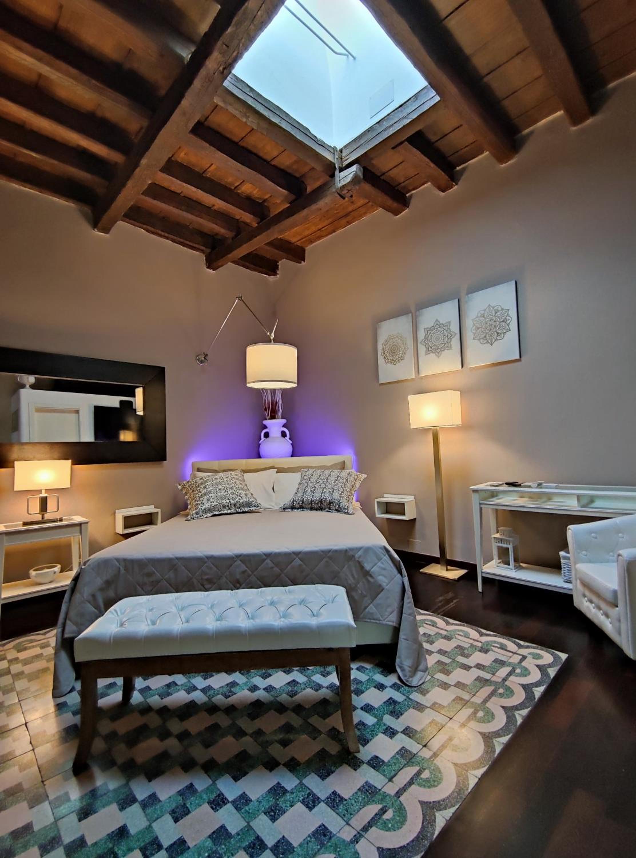 Executive Suite - Photo 1