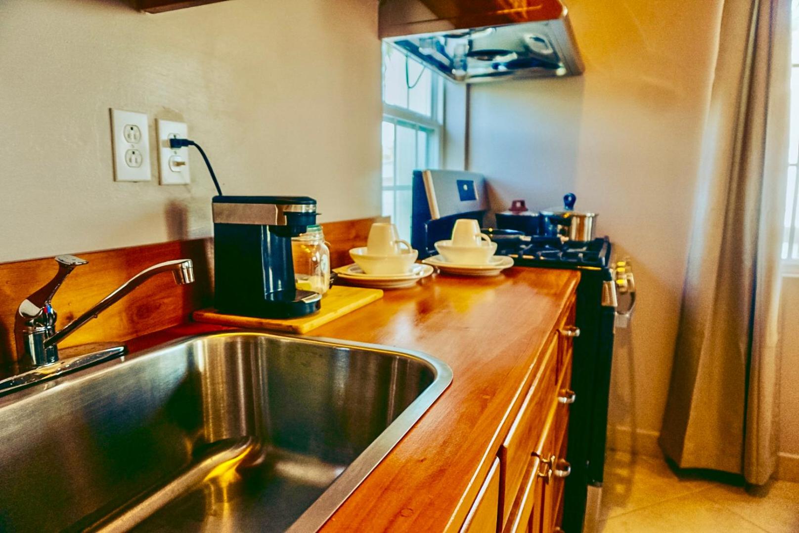 Suite (Islander Studio Villa) photo 3