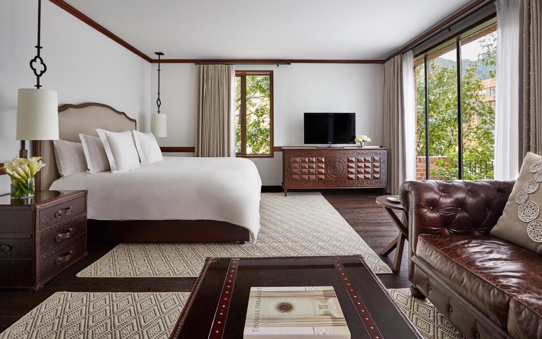 One-Bedroom Suite with Balcony - Photo 5