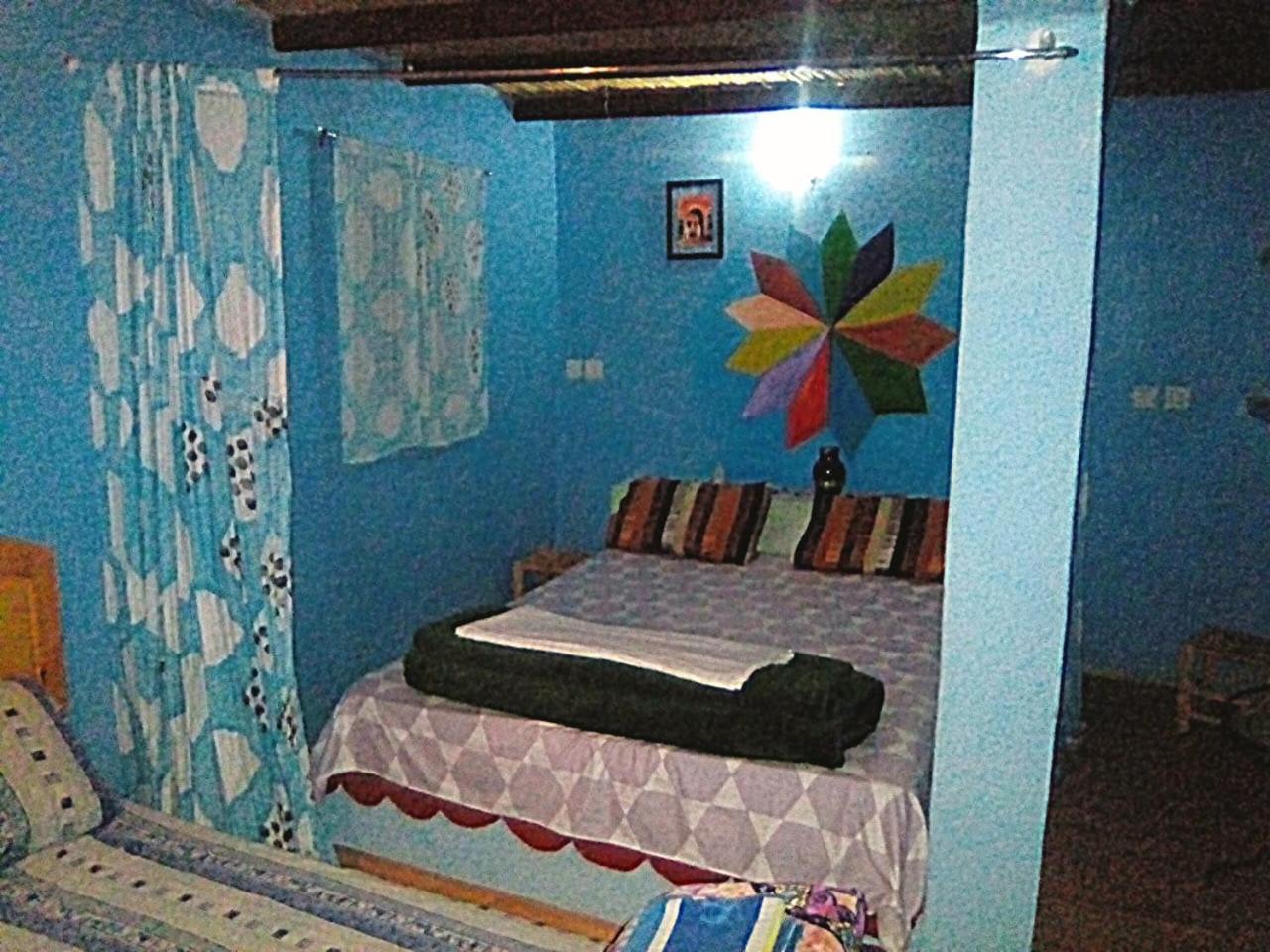 Double or Twin Room with Shower - Photo 4