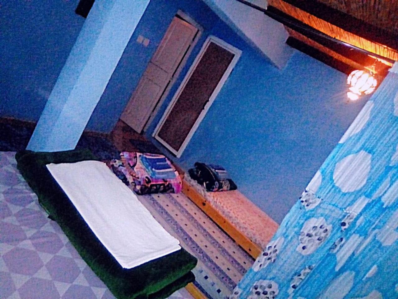 Double or Twin Room with Shower - Photo 5