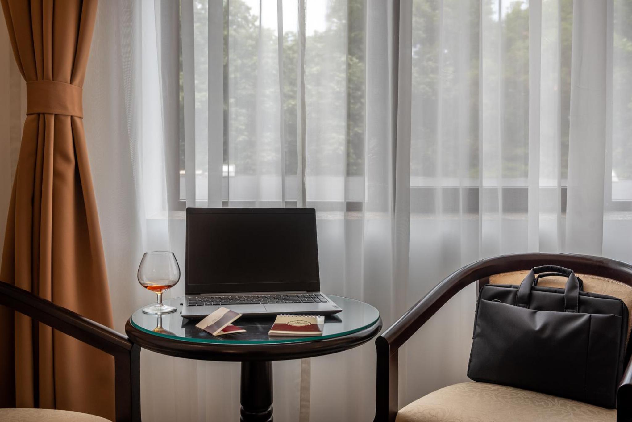 Deluxe Double or Twin Room - Photo 2