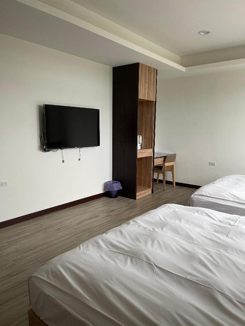 Quadruple Room with Private Bathroom photo 3