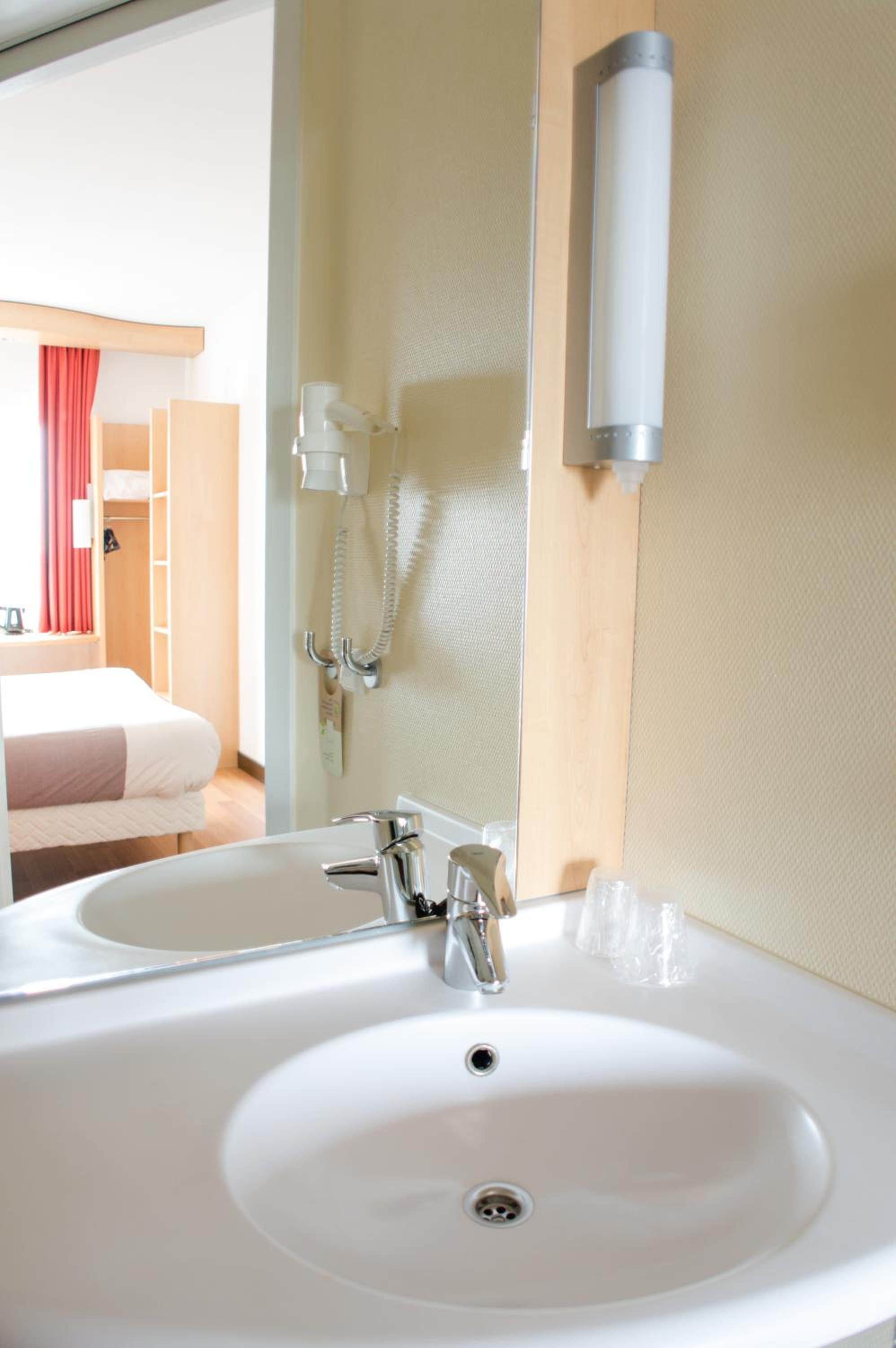 Standard Single Room photo 2