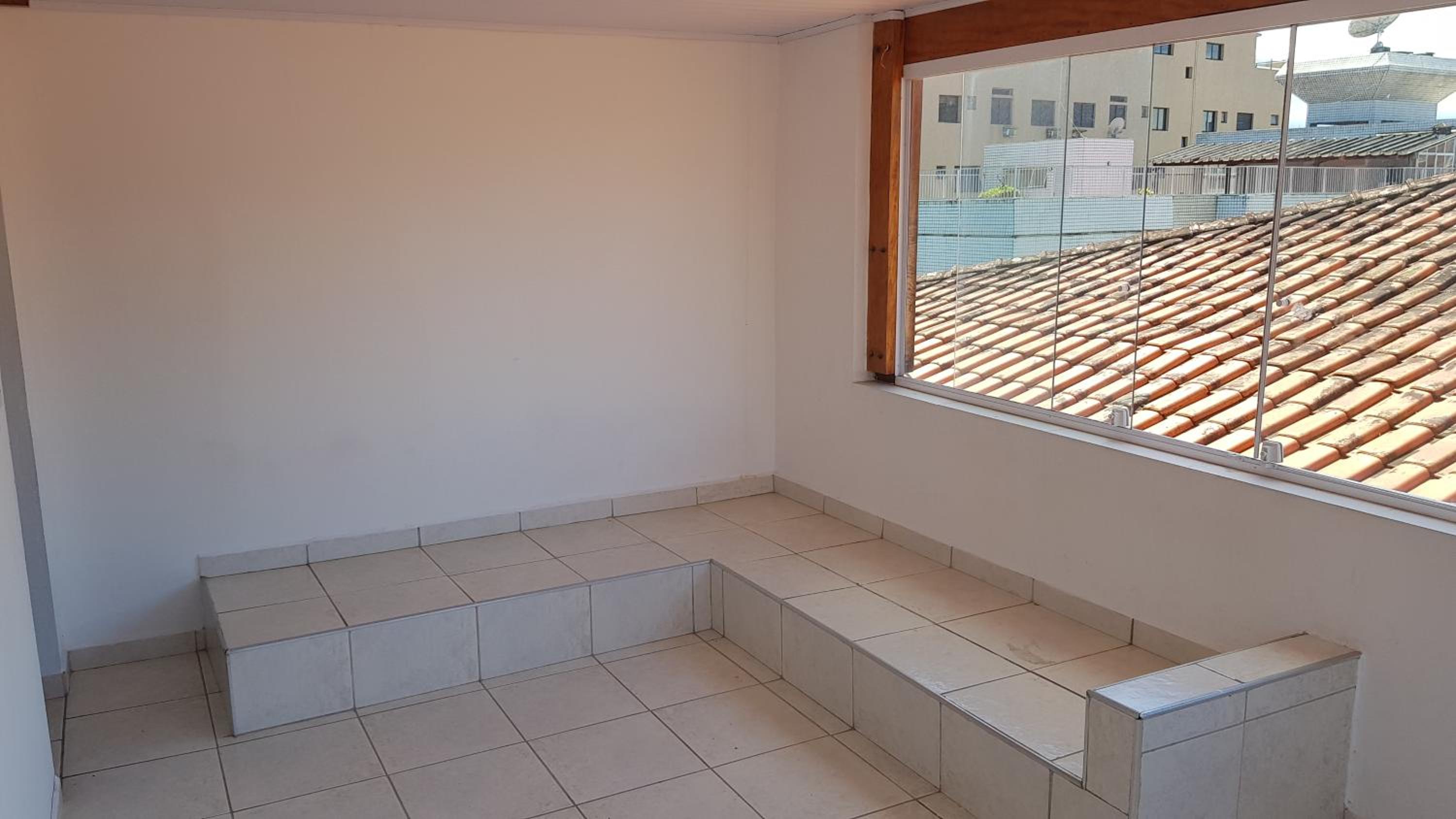 One-Bedroom Apartment - Photo 11