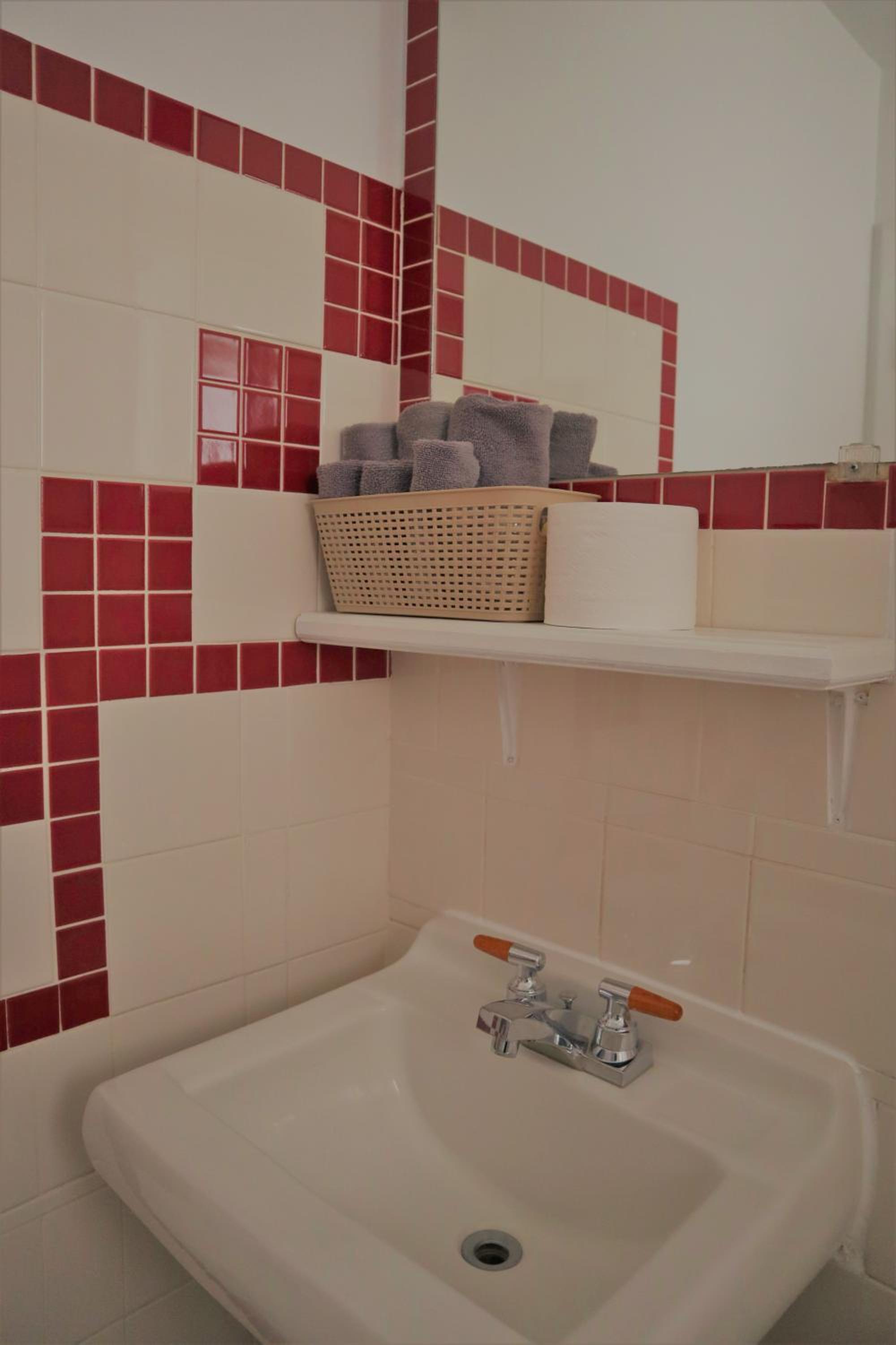 Double or Twin Room - Photo 6