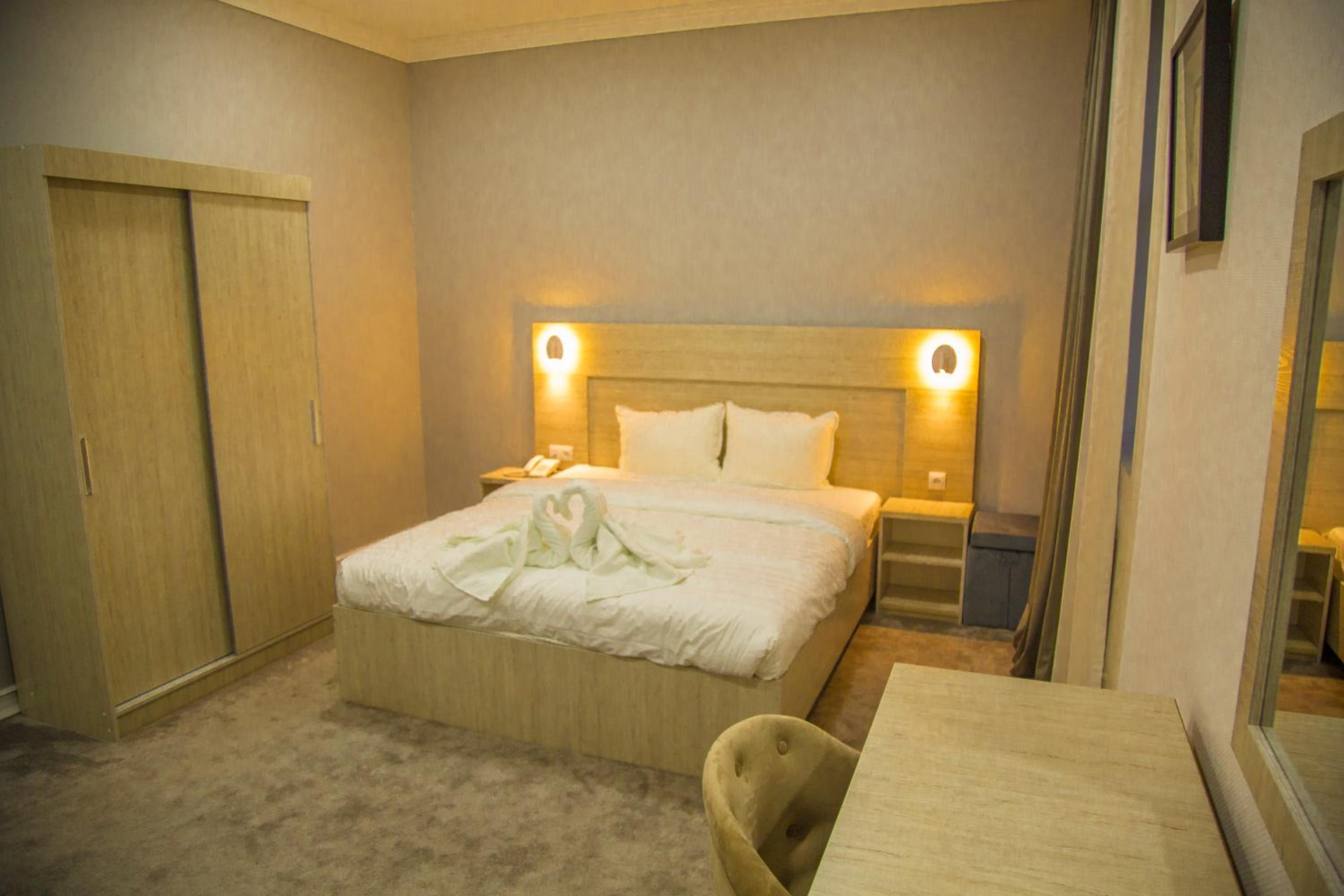Deluxe Family Room - Photo 9