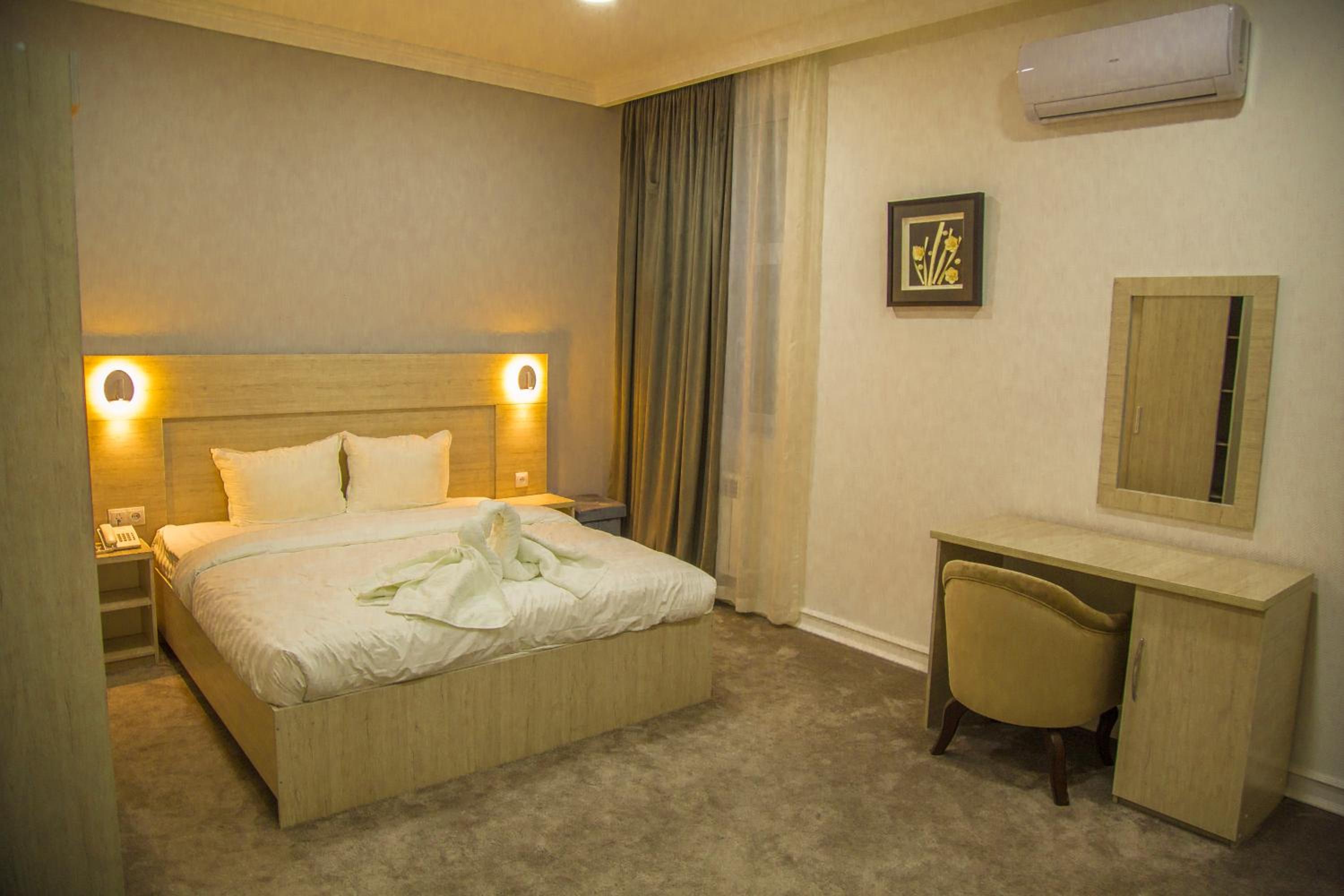 Deluxe Double Room - Photo 7