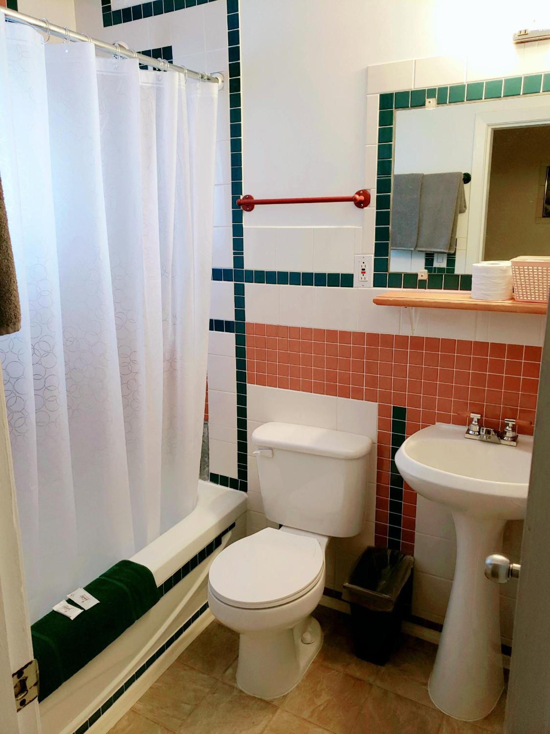 Double or Twin Room - Photo 5